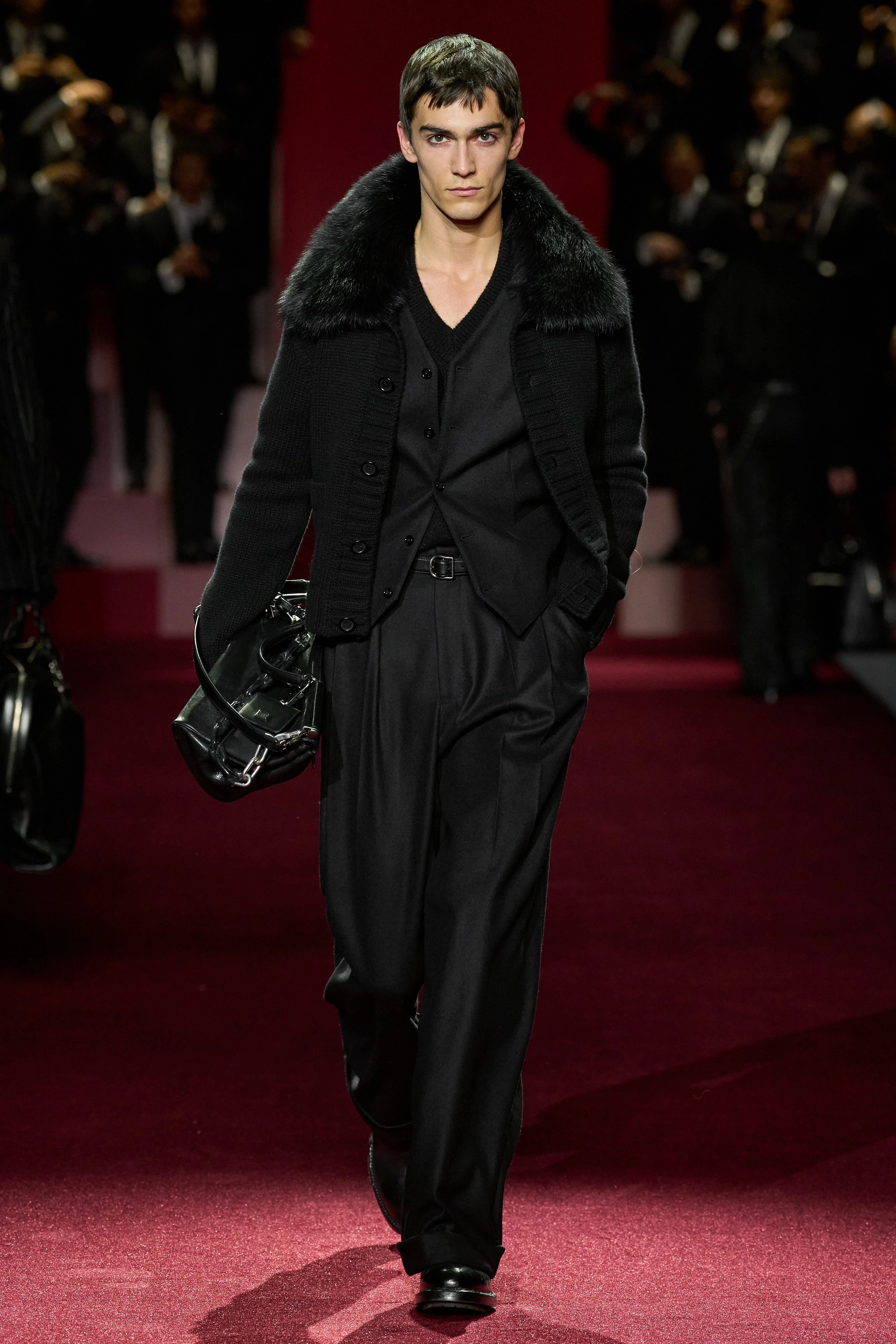 Миландағы ерлер сән апталығының үздік топтамалары