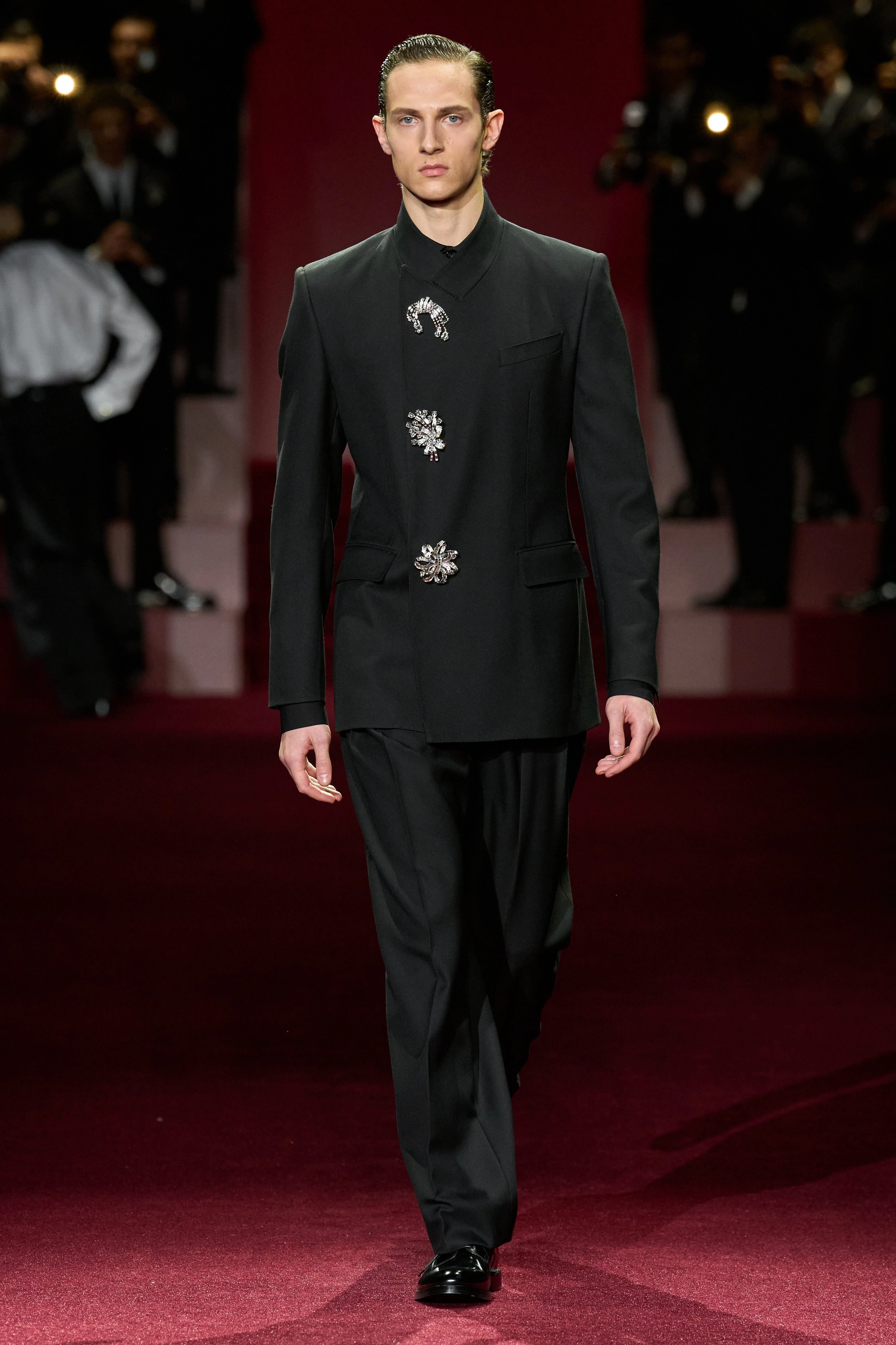 Миландағы ерлер сән апталығының үздік топтамалары