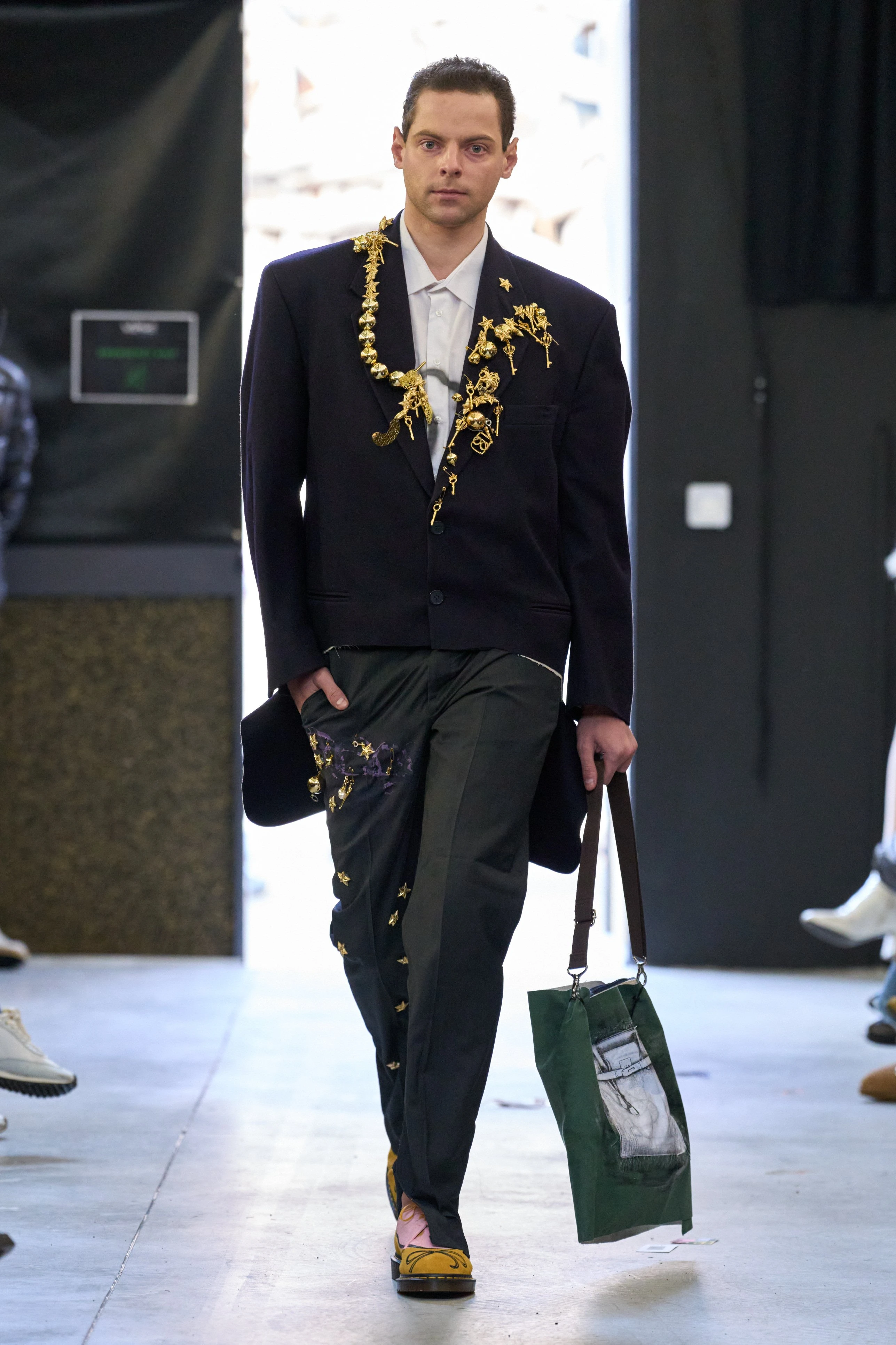 Миландағы ерлер сән апталығының үздік топтамалары