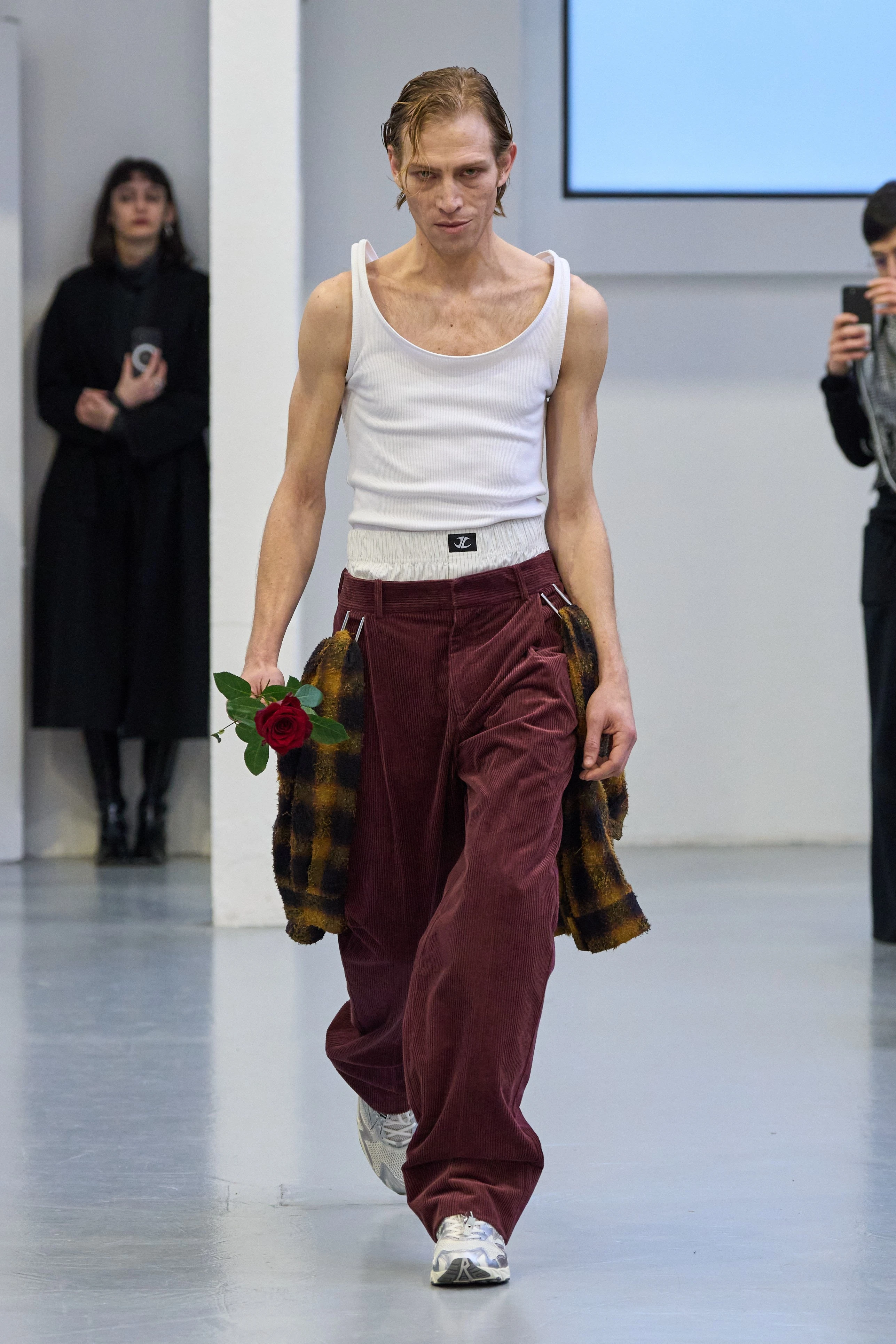 Миландағы ерлер сән апталығының үздік топтамалары