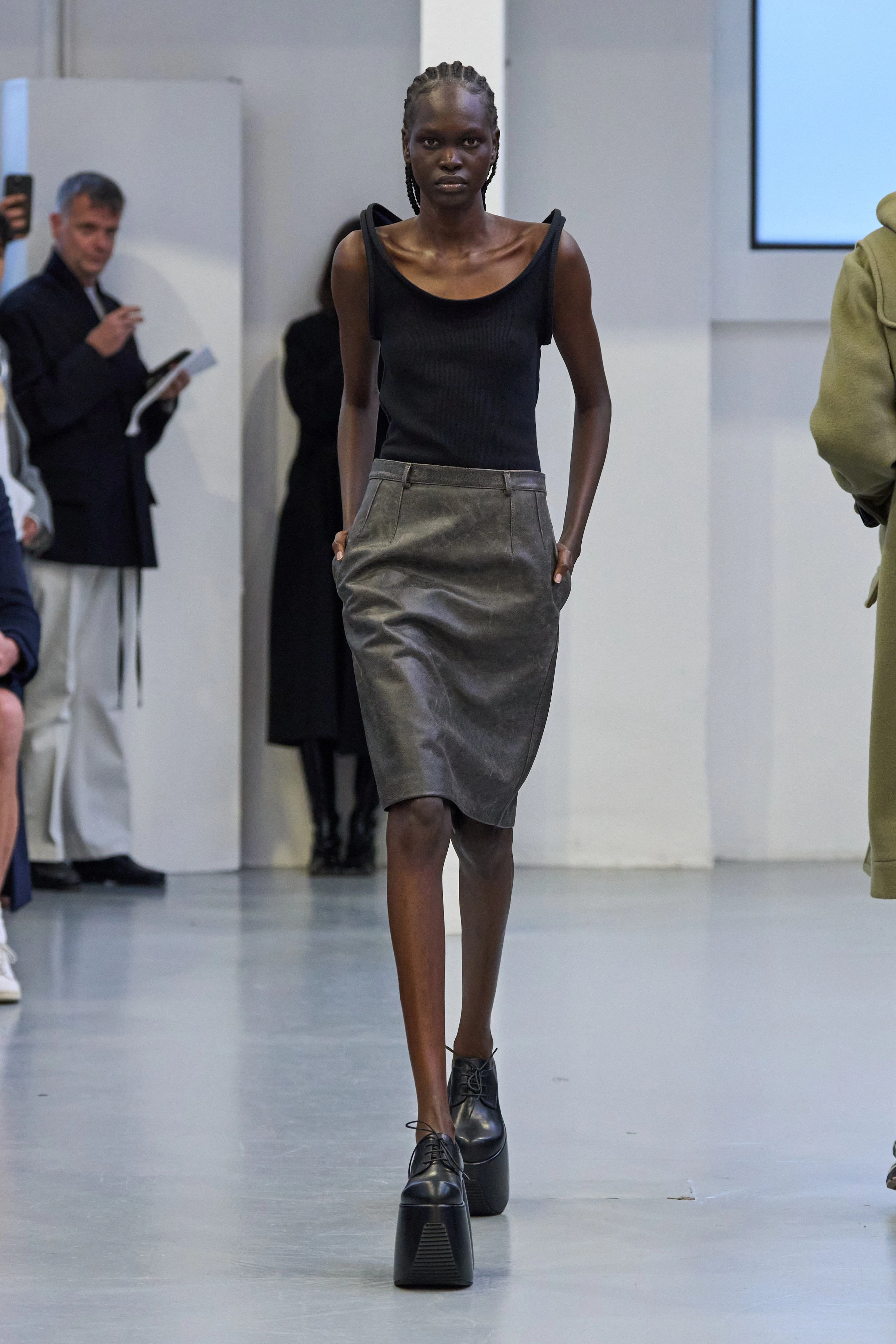 Миландағы ерлер сән апталығының үздік топтамалары