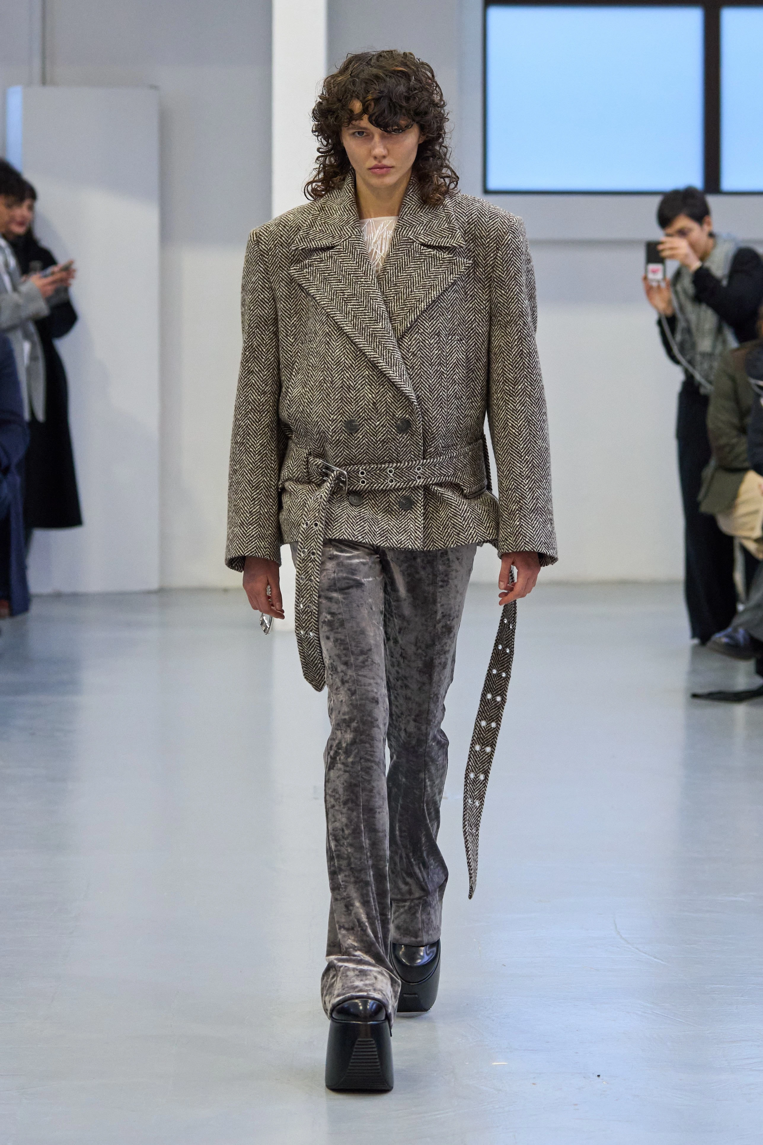 Миландағы ерлер сән апталығының үздік топтамалары