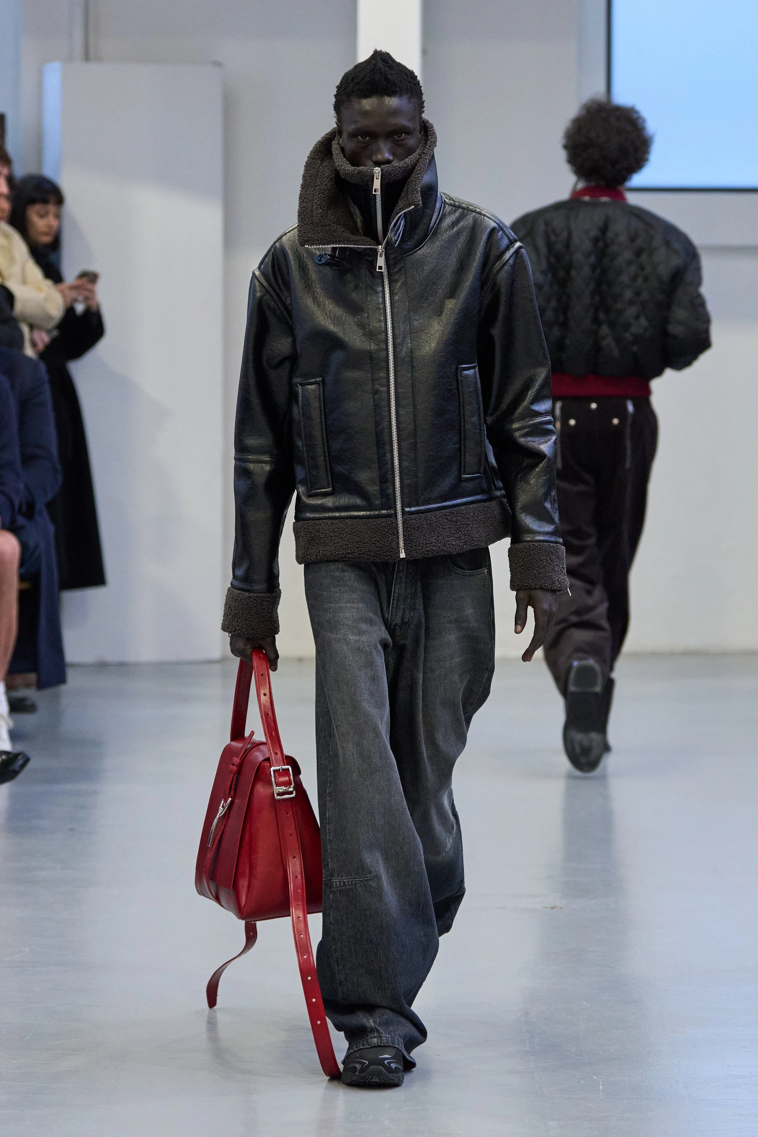 Миландағы ерлер сән апталығының үздік топтамалары