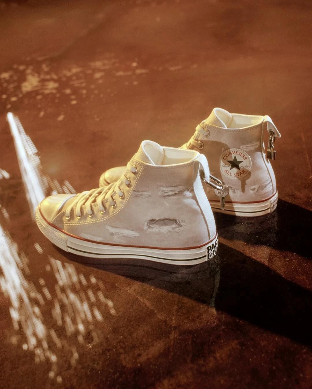 Brat аяқ киімі: Converse пен Charli XCX-тің коллаборациясы