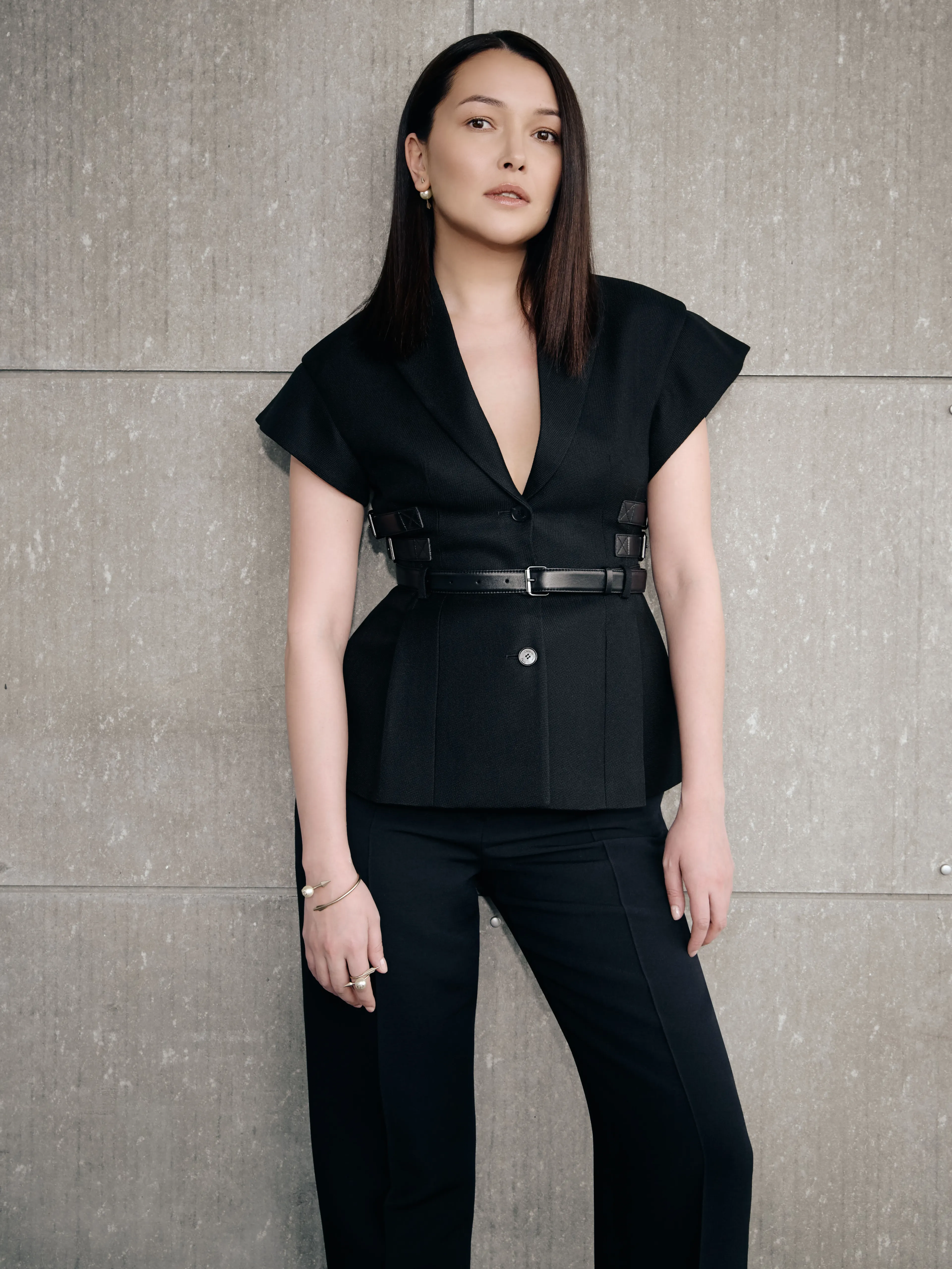 Жакет, брюки и украшения Dior