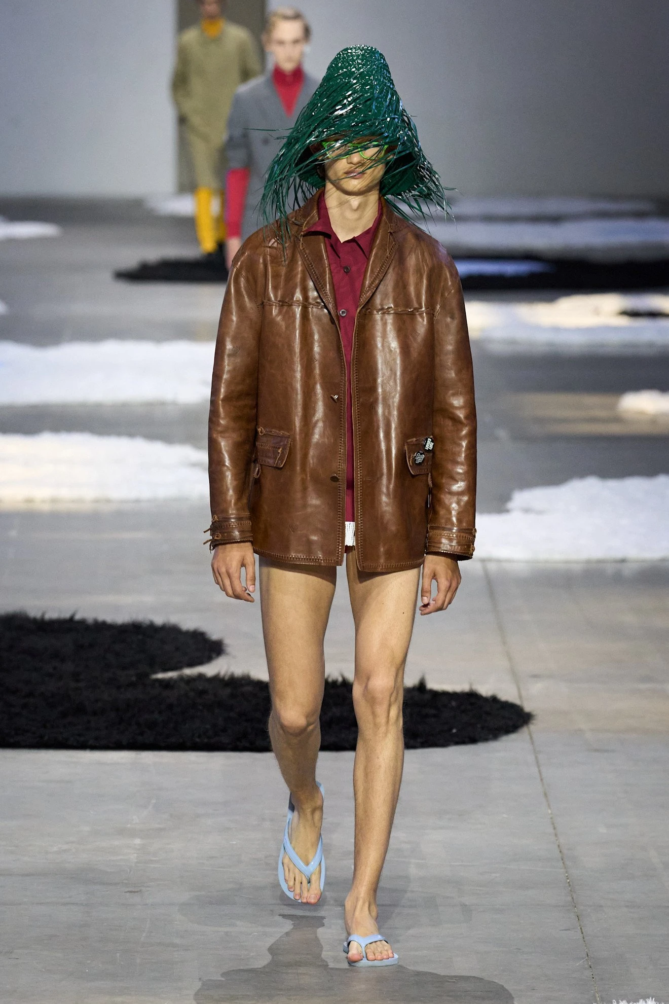 Ерлер эмансипациясы ма? Prada-ның жаңа топтамасы неден хабар береді?