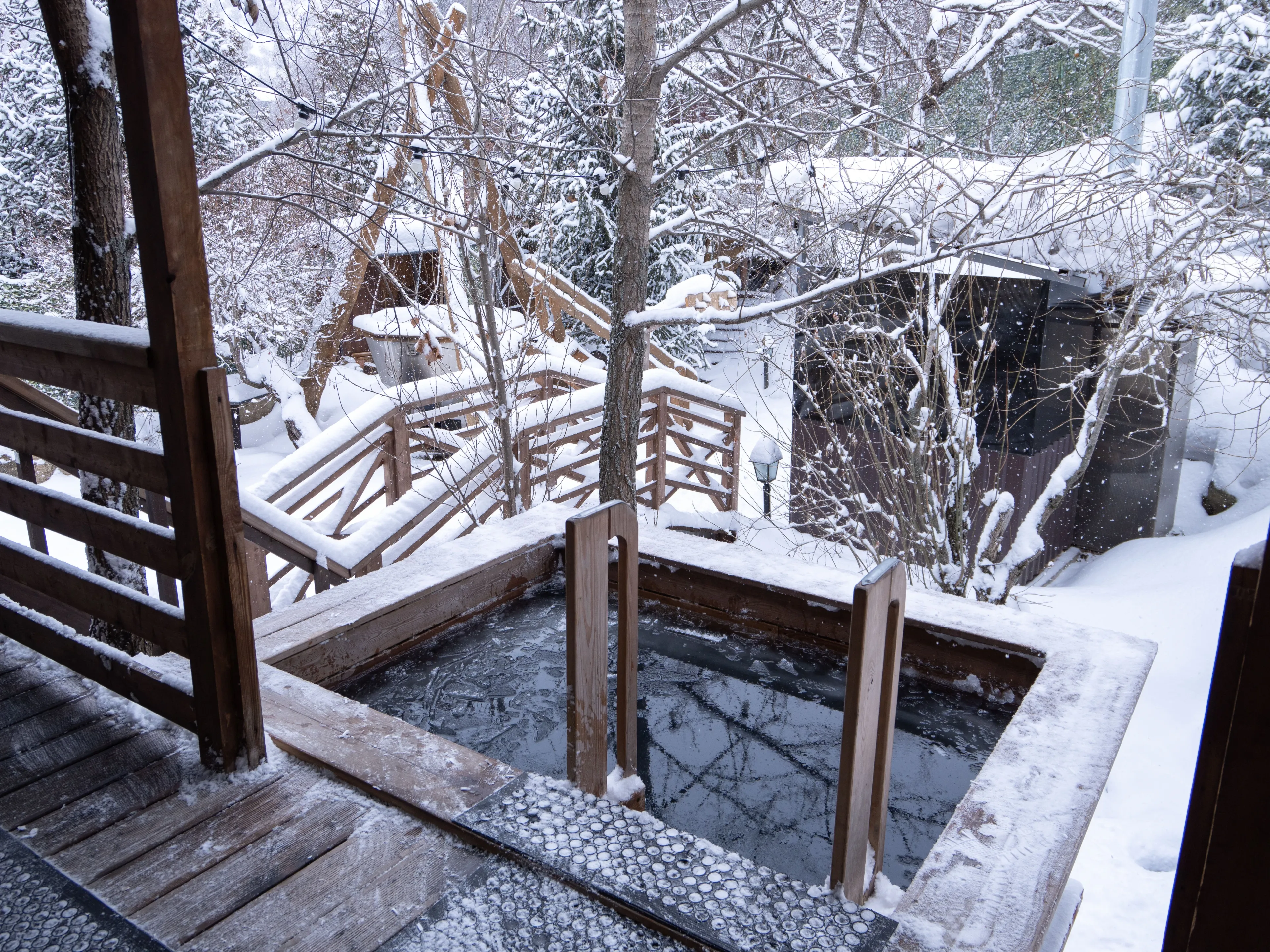 Перерождение души и тела: лучшие этно-спа Алматы