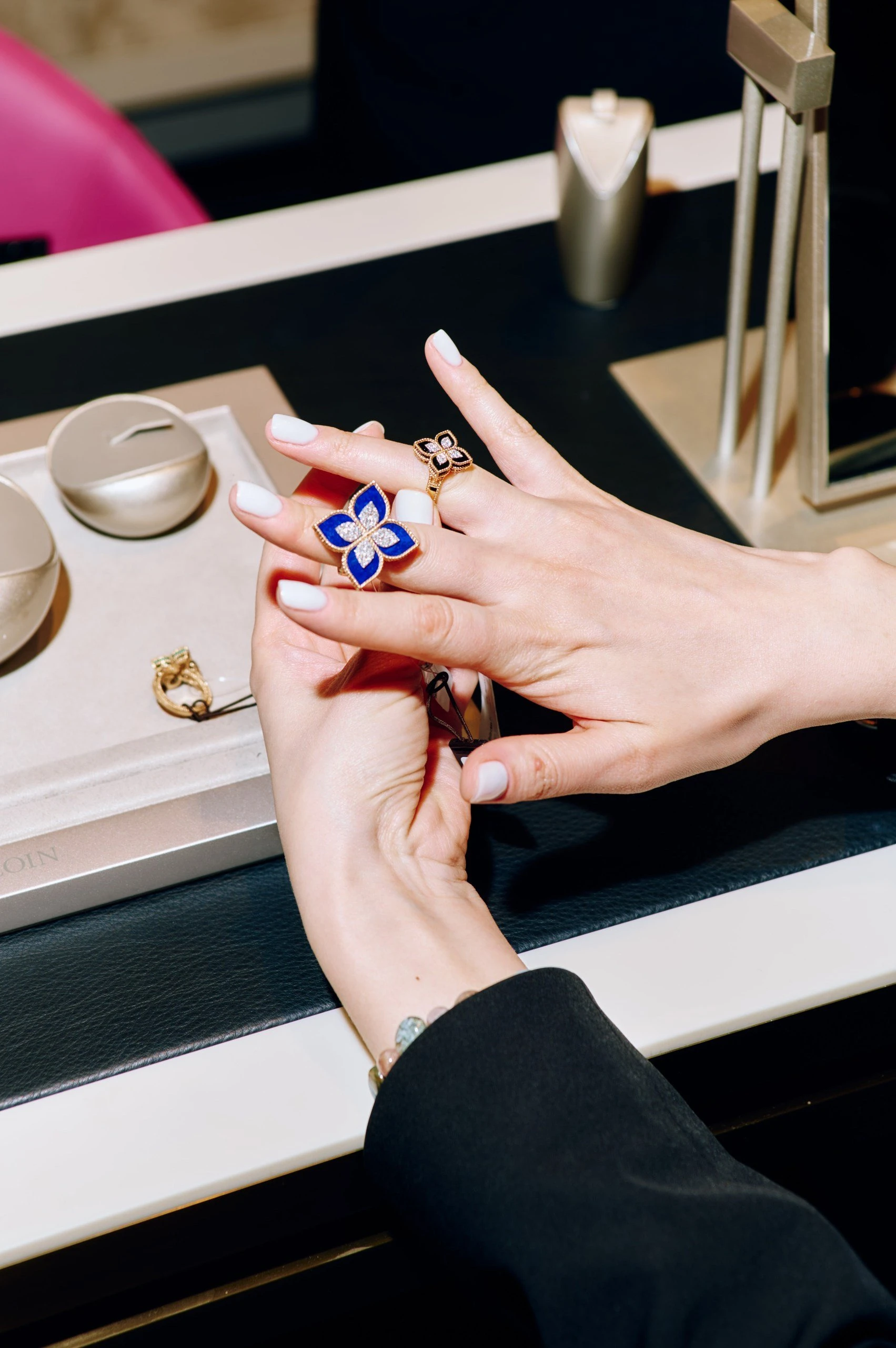 Saks Fifth Avenue Almaty-дағы жаңартылған Roberto Coin бұрышы