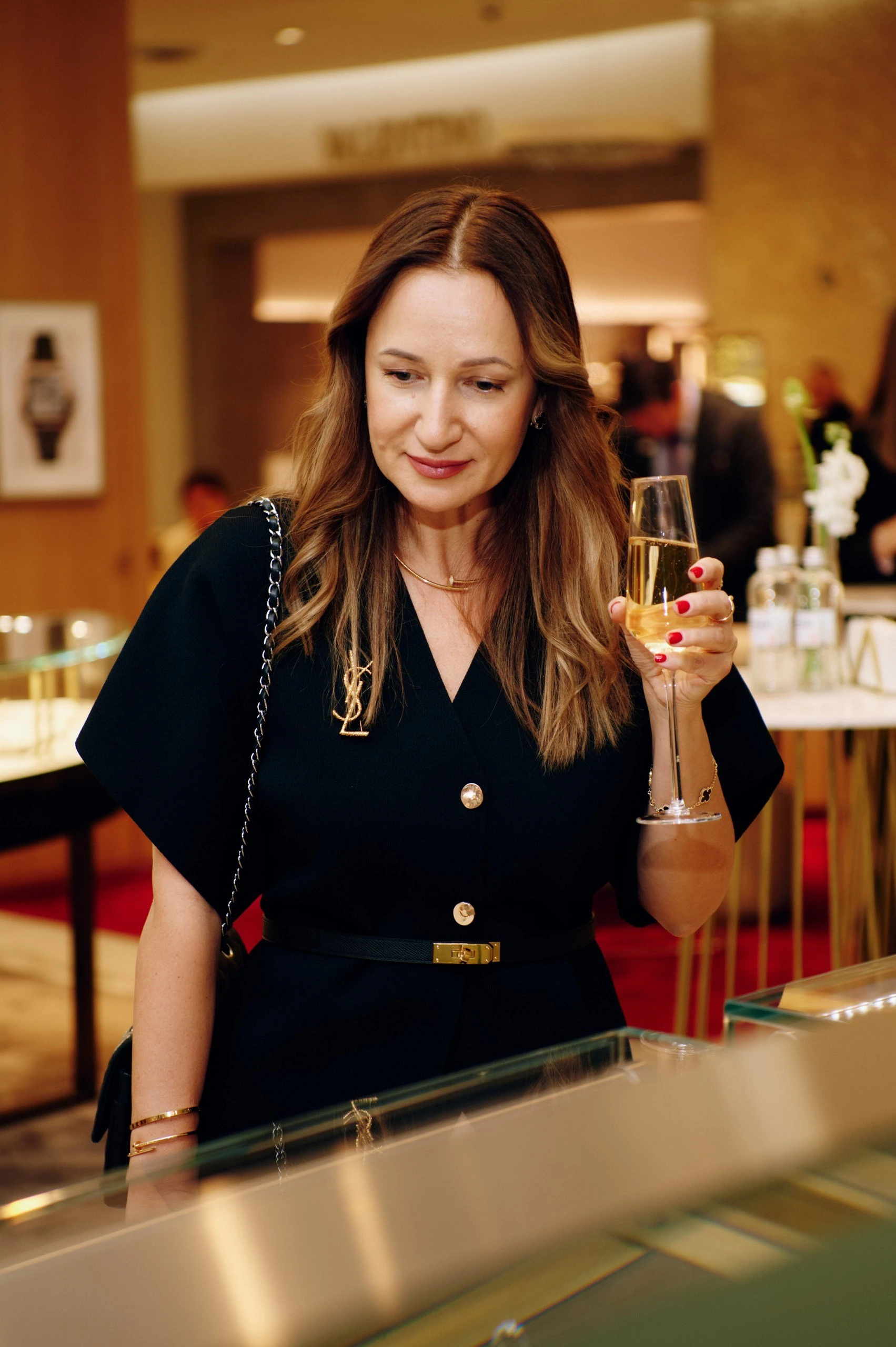 Saks Fifth Avenue Almaty-дағы жаңартылған Roberto Coin бұрышы