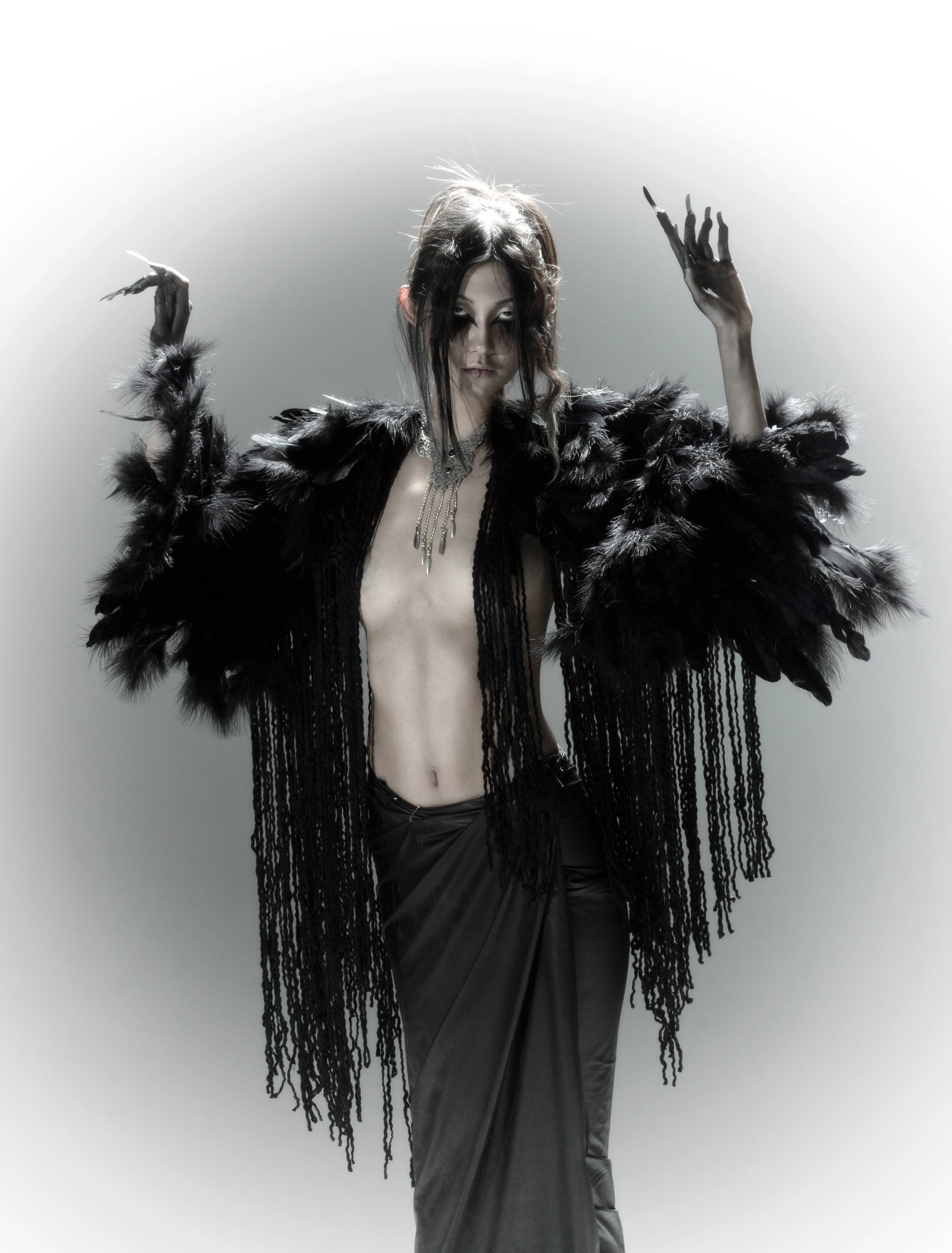 Tatler Lens: образы внутренних демонов