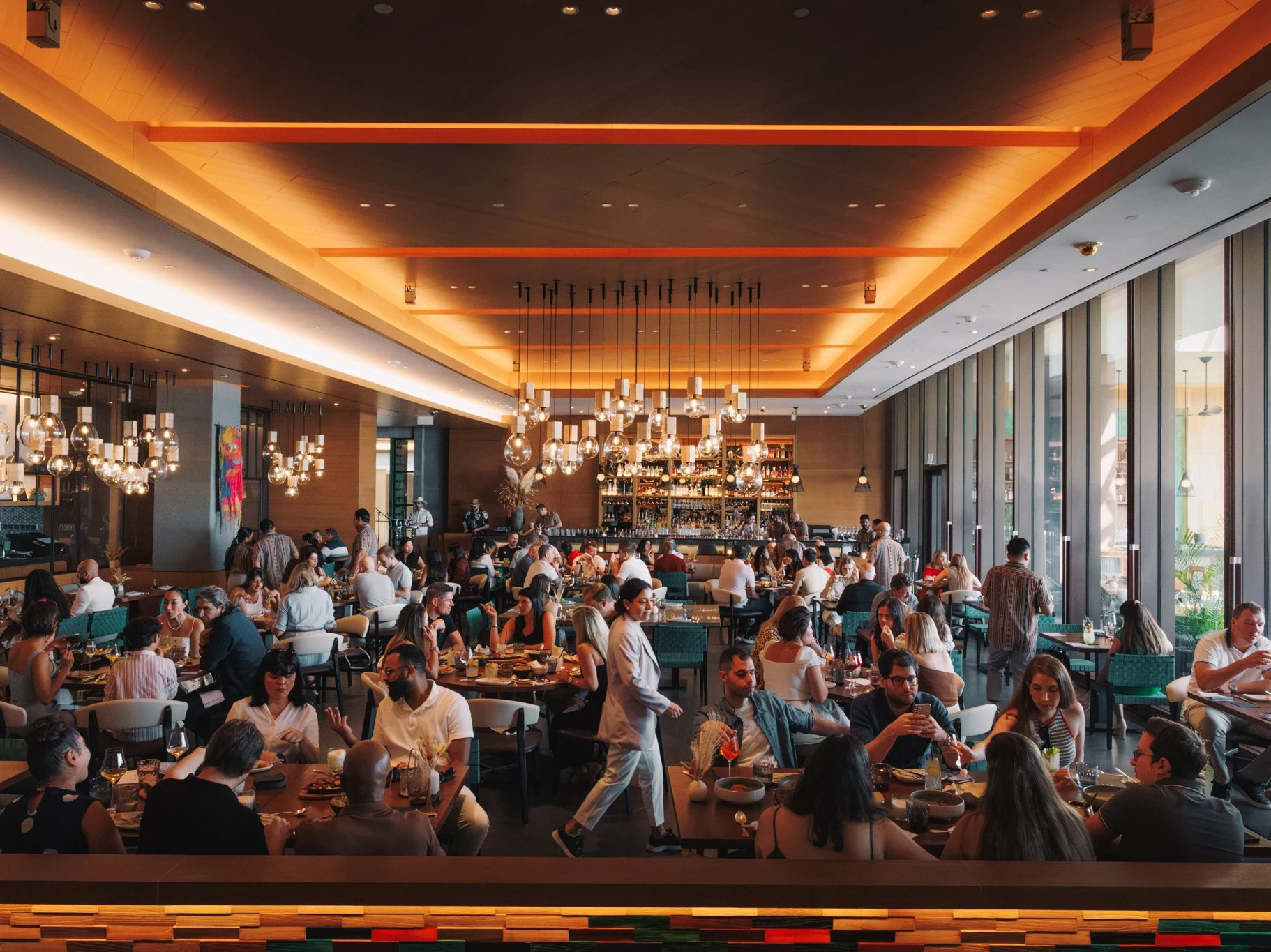 Еда на воде и бар в облаках: гастрономическое путешествие в Atlantis The Royal