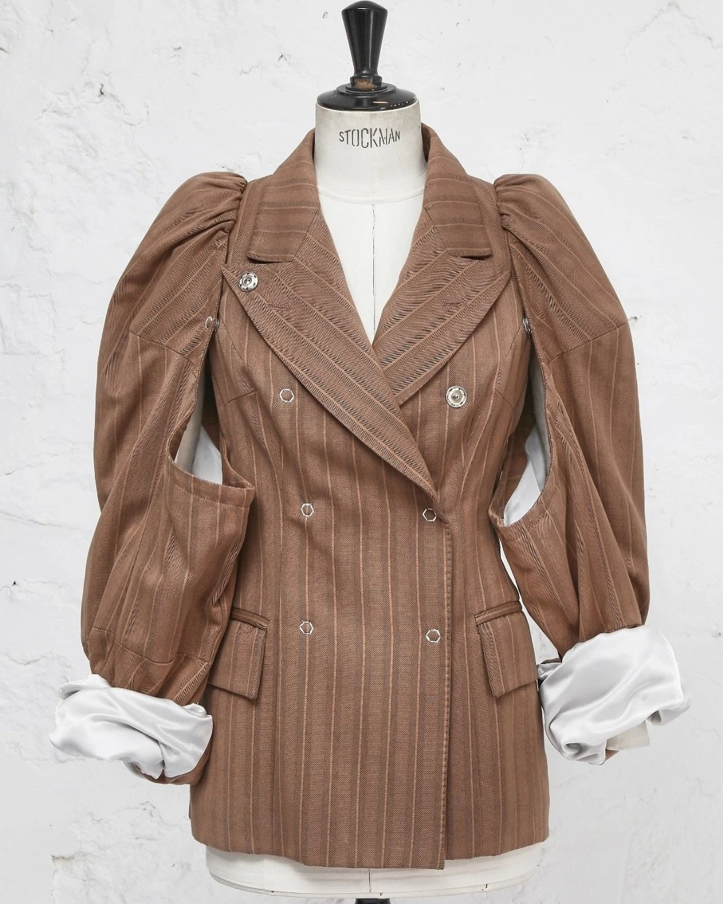 В январе пройдет первый аукцион Maison Margiela