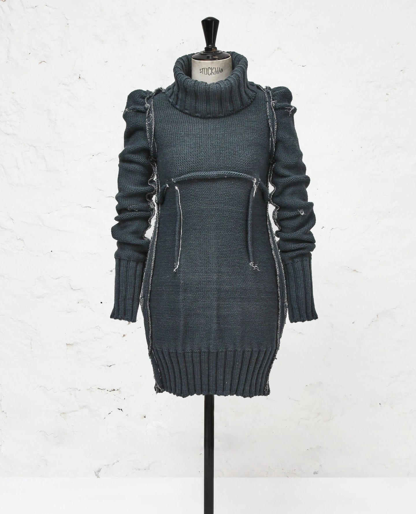 Instagram @kerrytaylorauctions