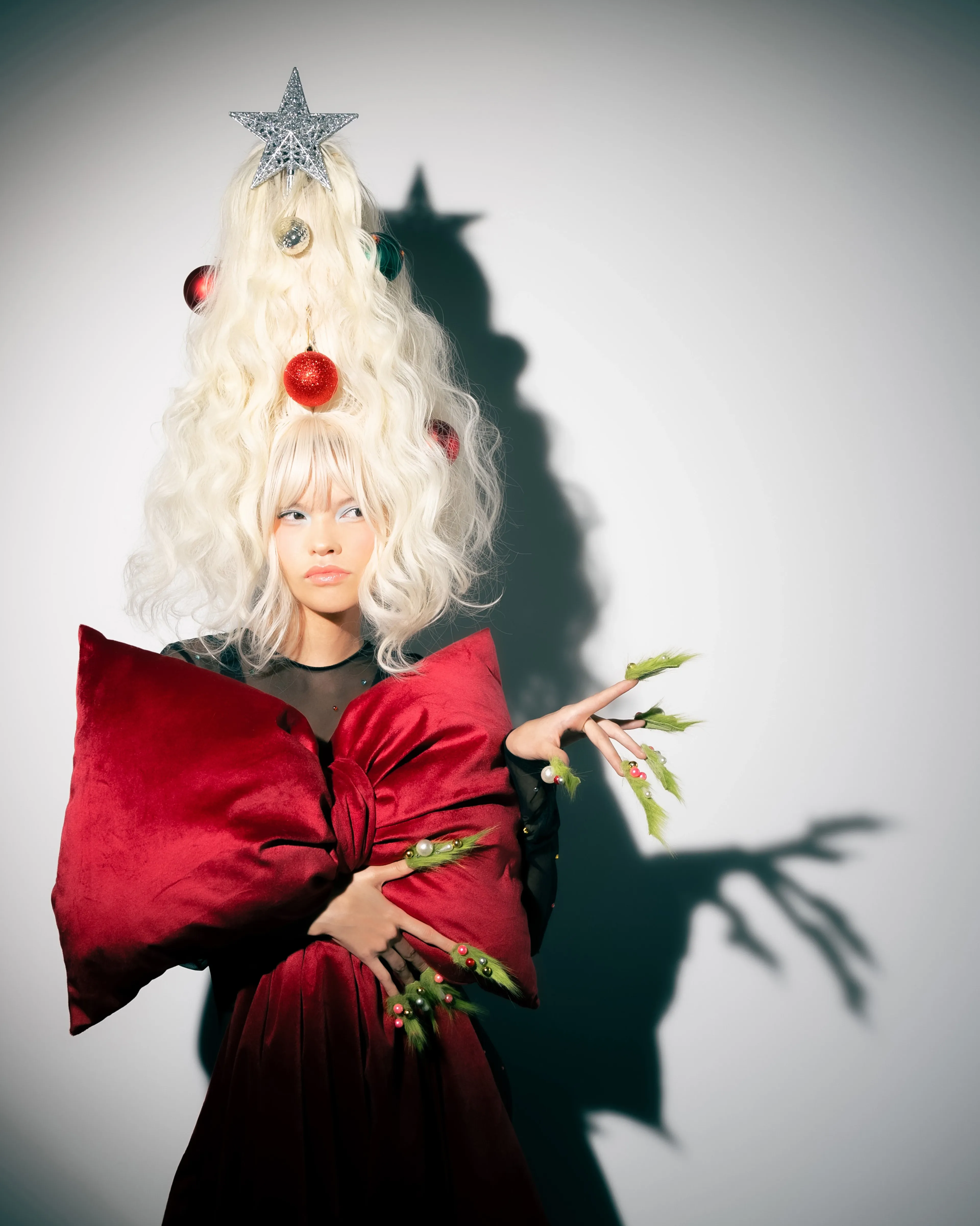 Tatler Lens: Она украла Новый год!