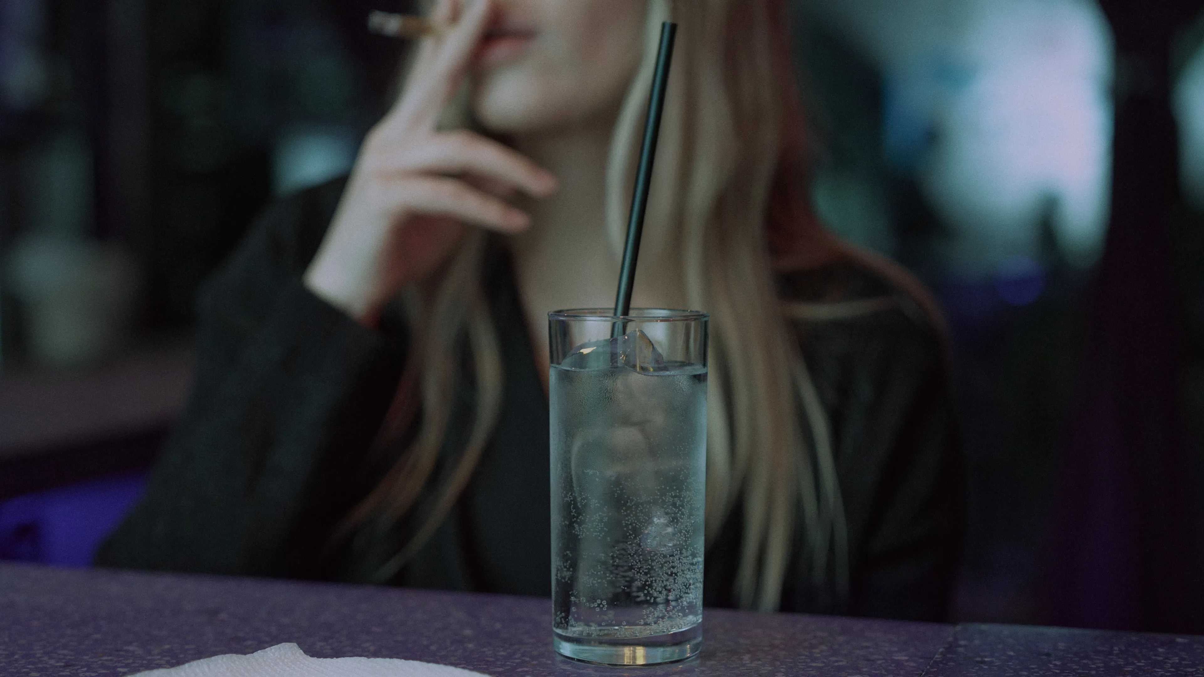 Взболтать, но не смешивать: как коктейли раскрывают характер персонажей в кино