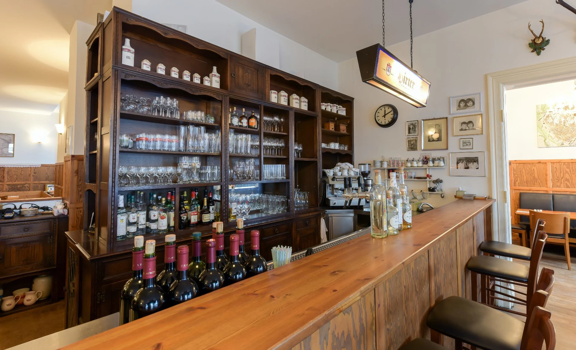 Таңдай қақтырар шницель мен ретроавтокөліктер: Берлиндегі Tatler-Гид