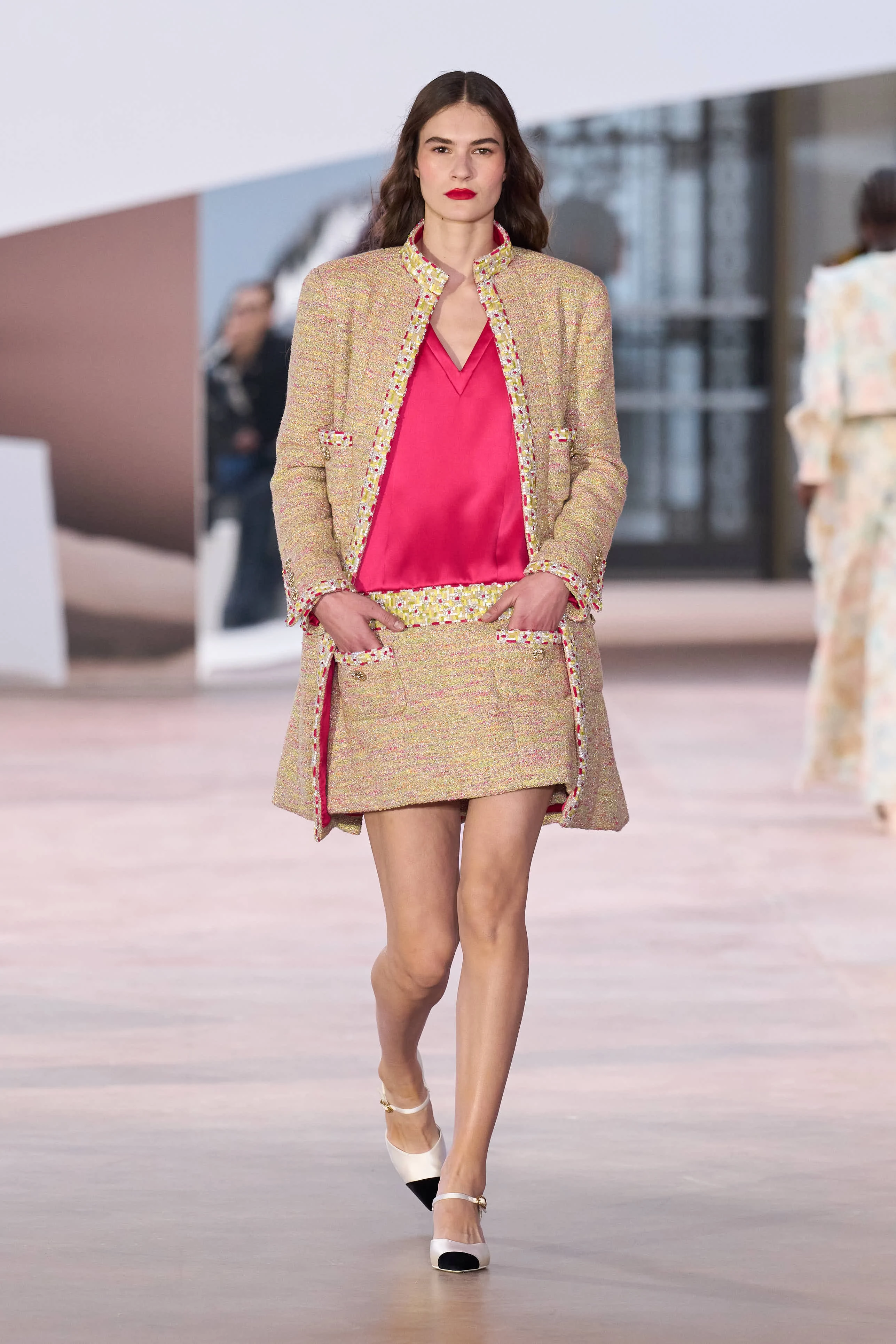 110 лет высокой моды: кутюрная коллекция Chanel весна 2025