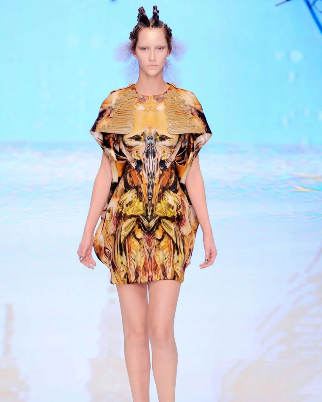 Показ Alexander McQueen весна-лето 2010 «Plato’s Atlantis»