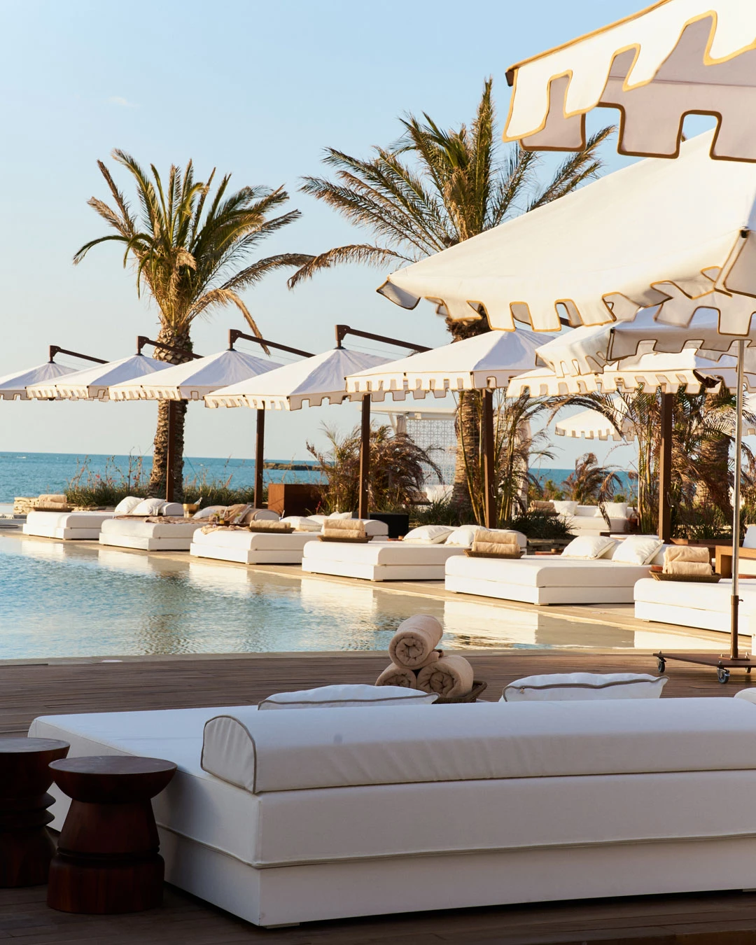 Nikki Beach – пляжный клуб, отличающийся фирменным белым декором | Архив пресс-службы