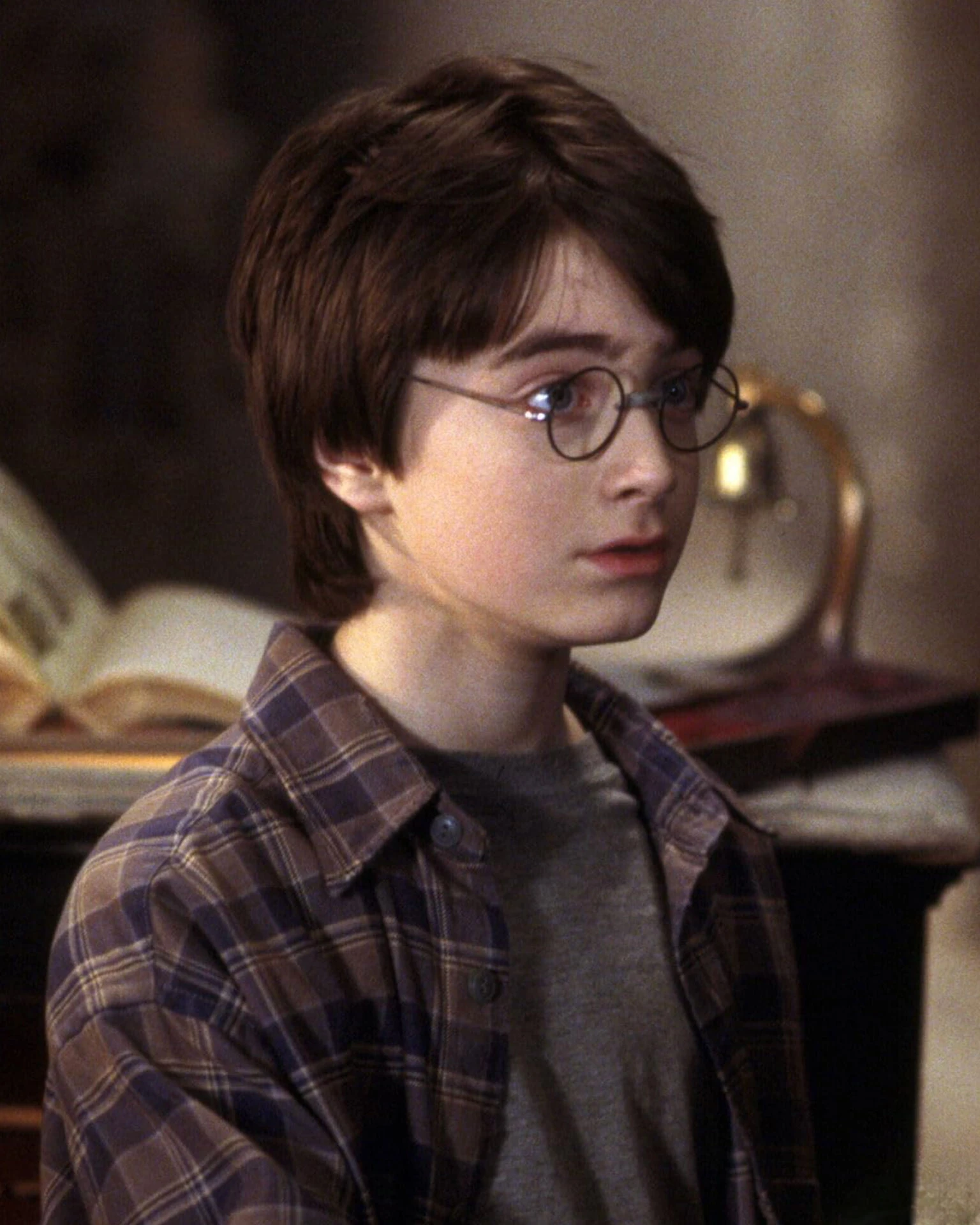 Дэниэл Рэдклифф в роли Гарри Поттера в фильме «Гарри Поттер и философский камень» | IMDb