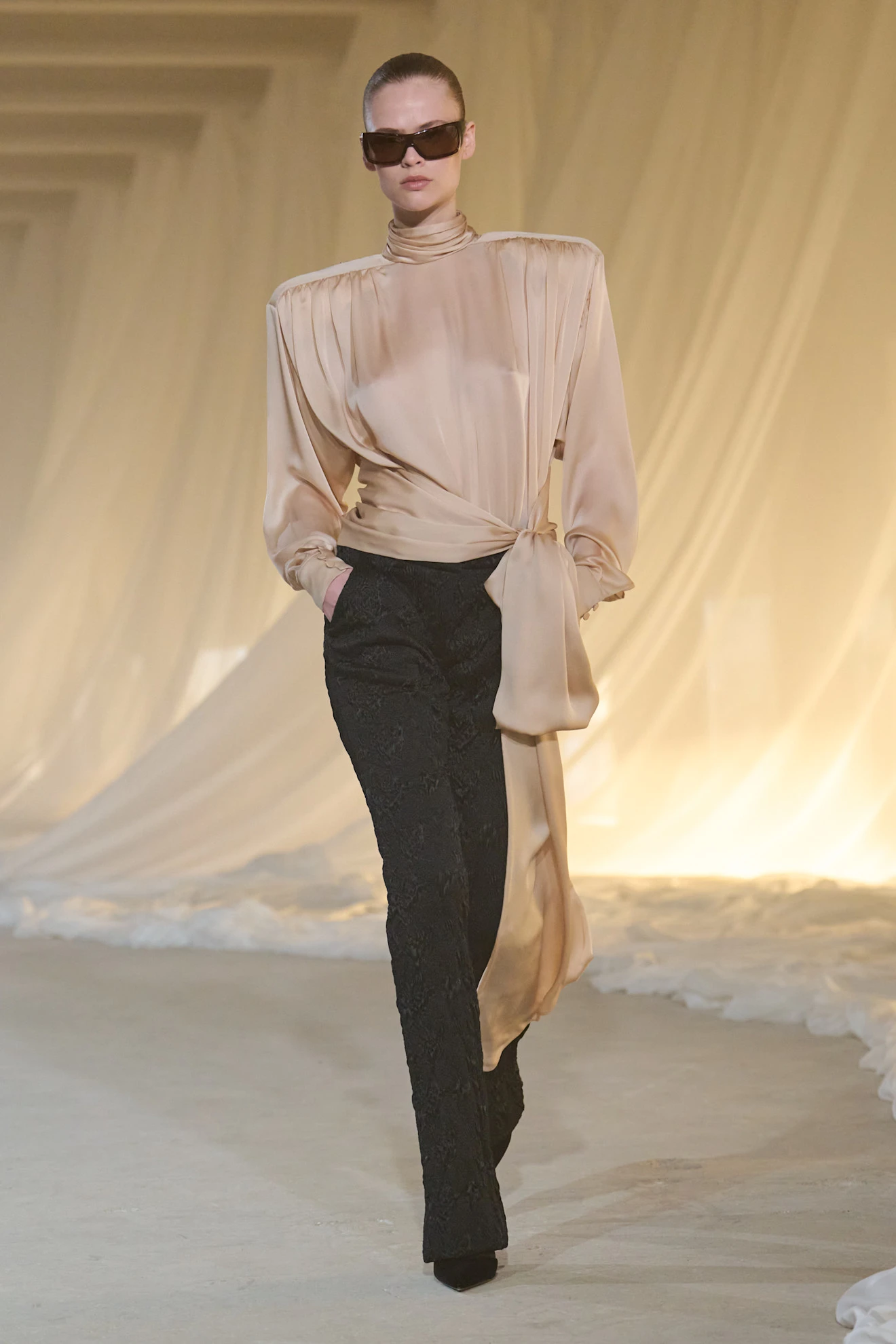 Показ Balmain осень-зима 2026 | Spotlight