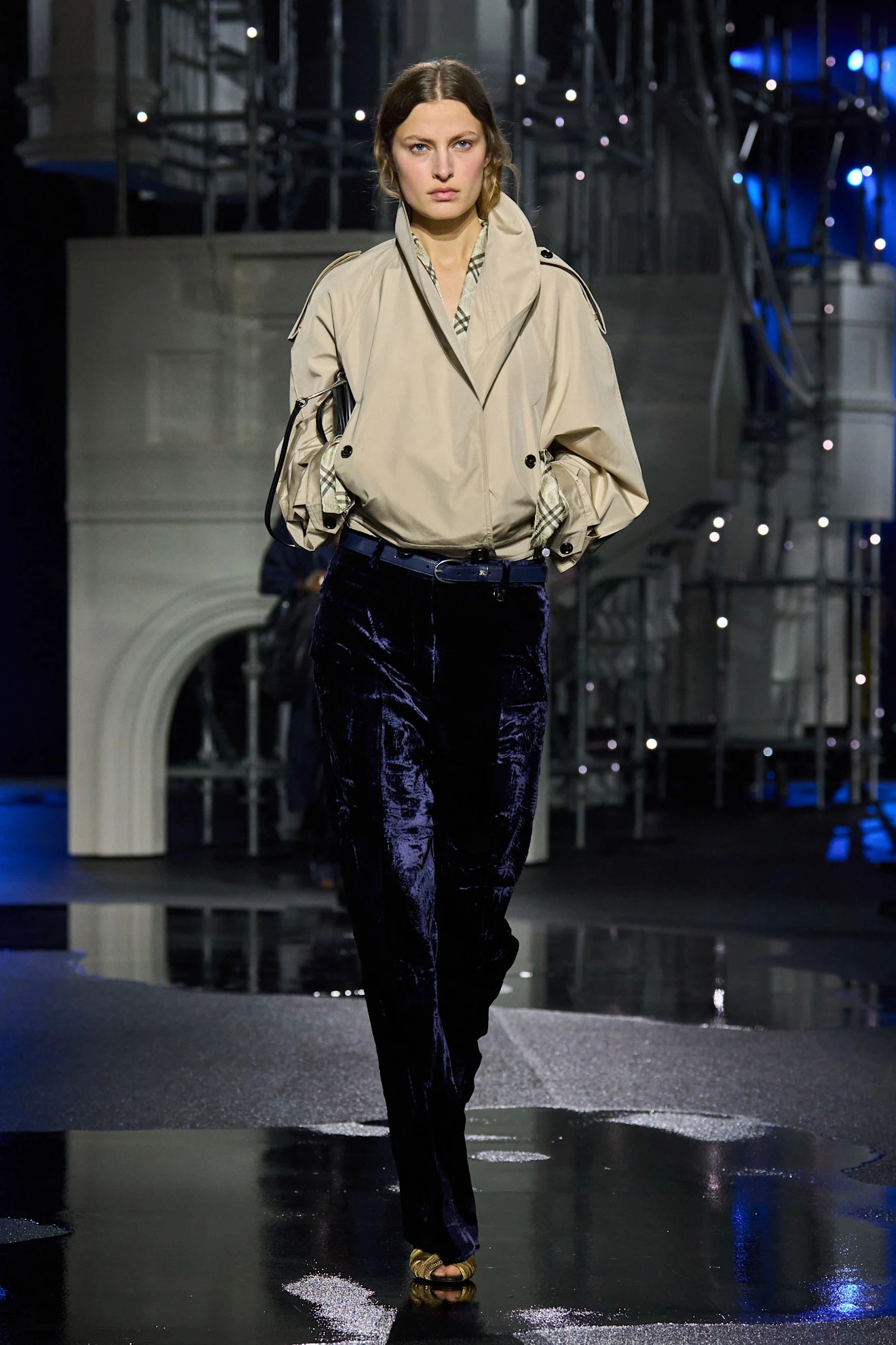 Показ Burberry осень-зима 2026 | Spotlight