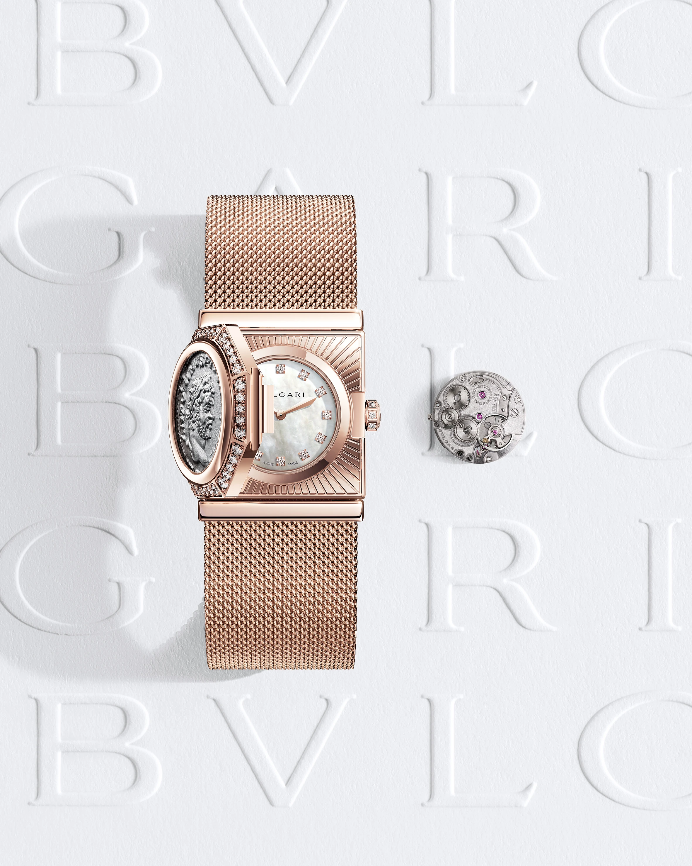 У Bvlgari Maglia Milanese Monete мануфактурный механический микрокалибр с ручным заводом (толщина 2,50 мм) – Piccolissimo BVP 100