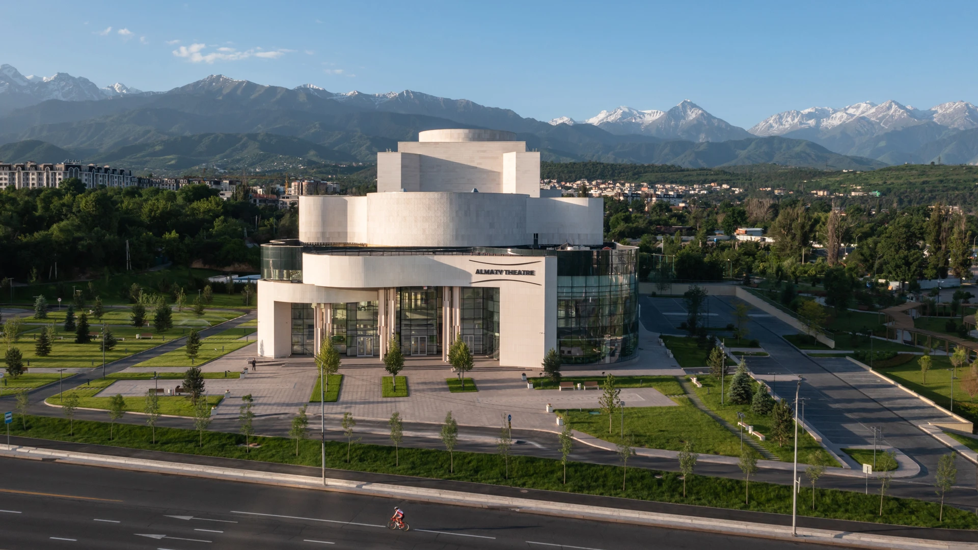 Развитие города через районы – идея привлекательная и обоснованная | Фотограф: Дина Гаррет