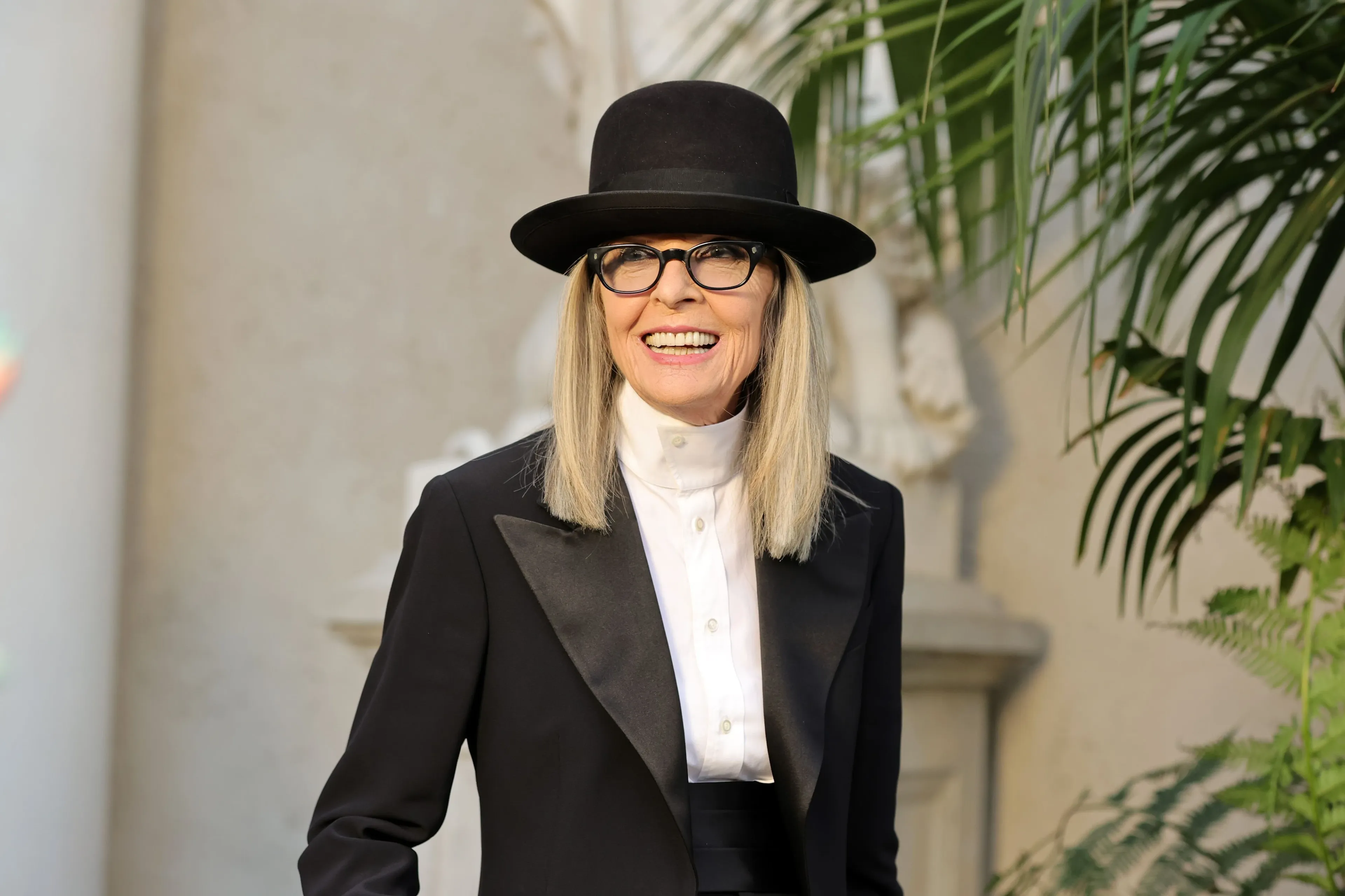 Дайан Китон на показе коллекции Ralph Lauren весна-лето 2023 в Сан-Марино, Калифорния | Фотограф: Эми Сассман | Getty Images