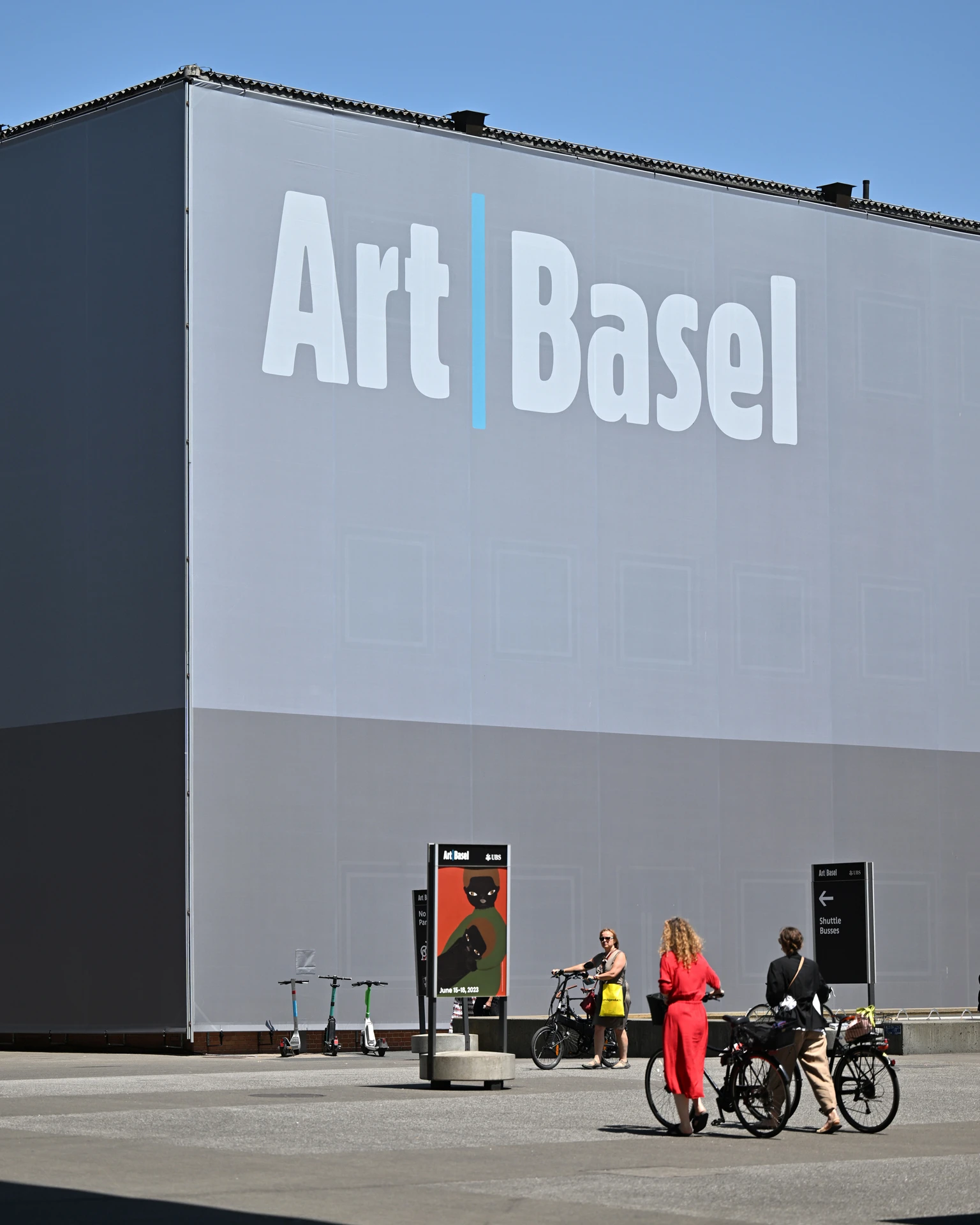Art Basel в выставочном центре Basel Messe 13 июня 2023 года в Базеле, Швейцария  | Фотограф: Гарольд Каннингем | Getty Images