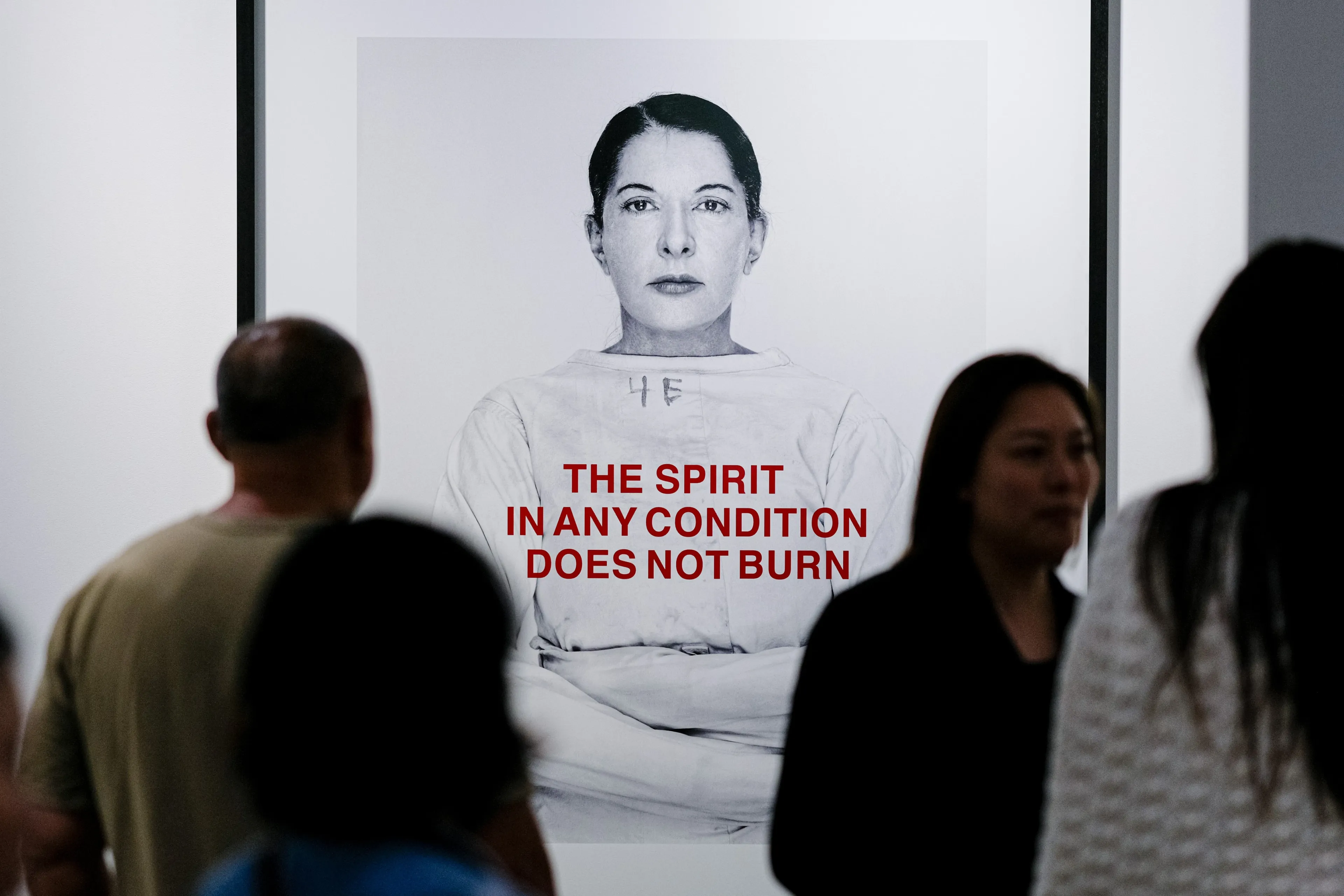 Выставка Марии Абрамович в Гонконге | Фото: Кейт Цудзи | Getty Images