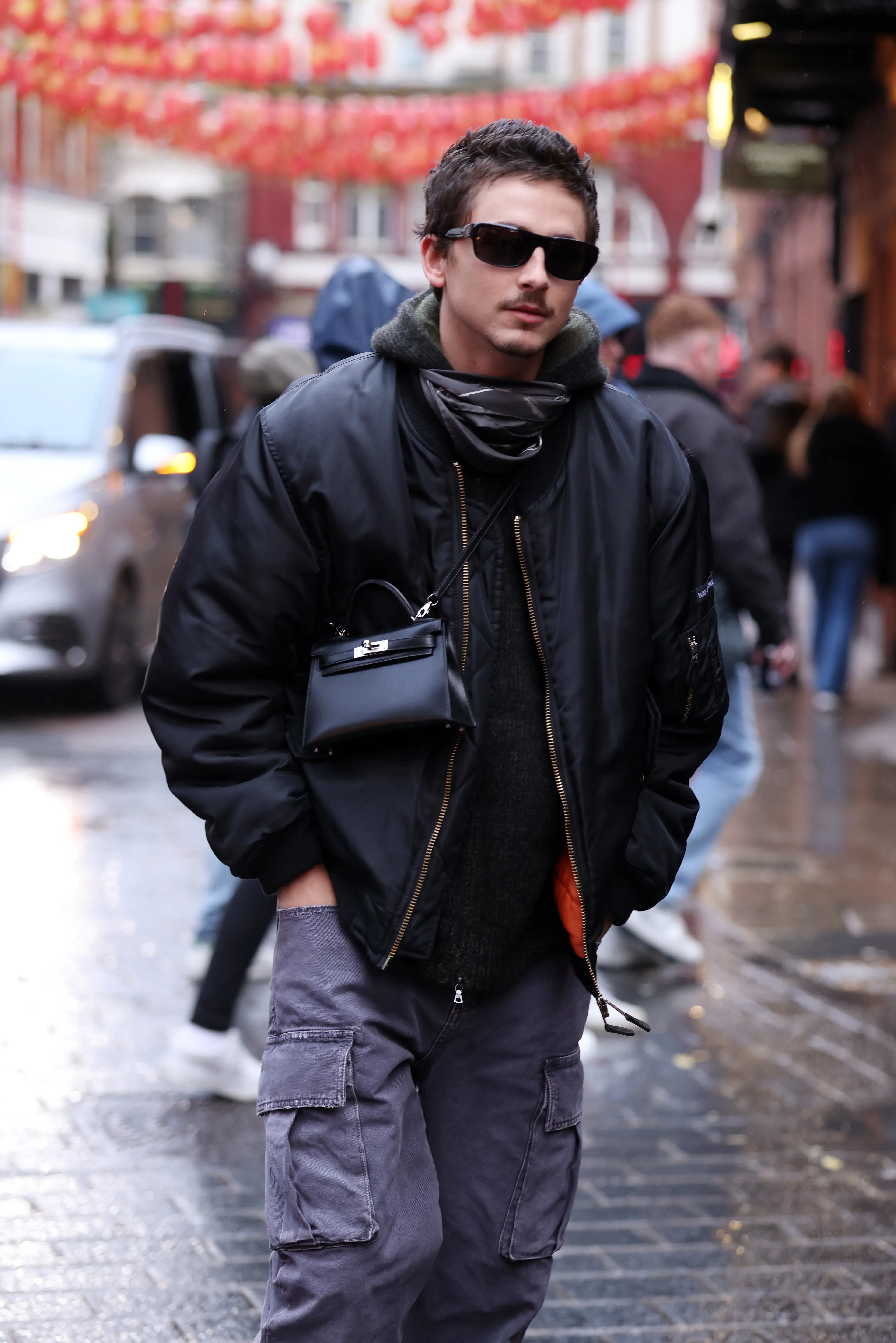 Тимоти Шаламе с сумочкой Hermès | Neil Mockford  |GC Images