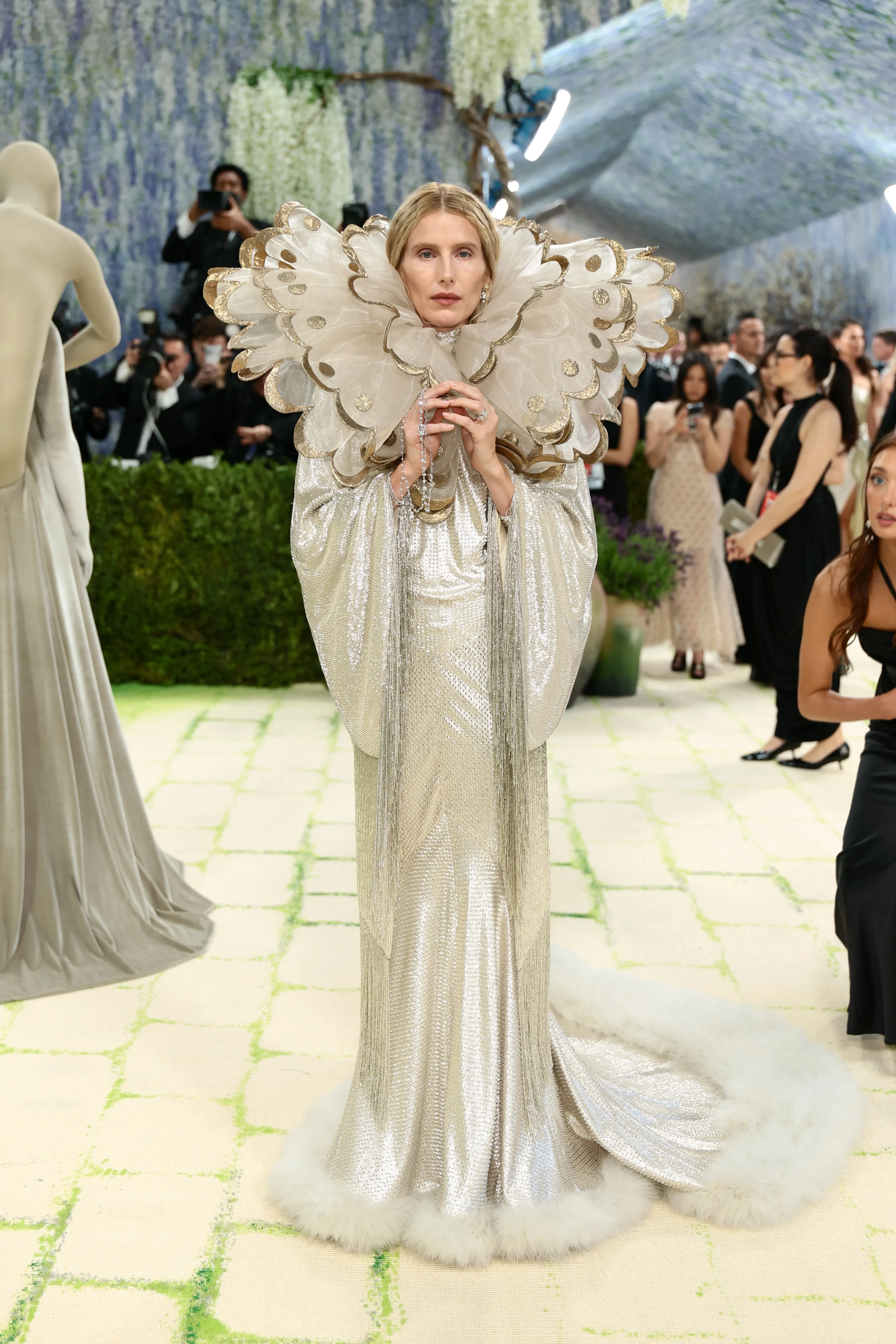 Дри Хемингуэй Met Gala 2026 кешінде | Dimitrios Kambouris / Getty Images for The Met Museum / Vogue