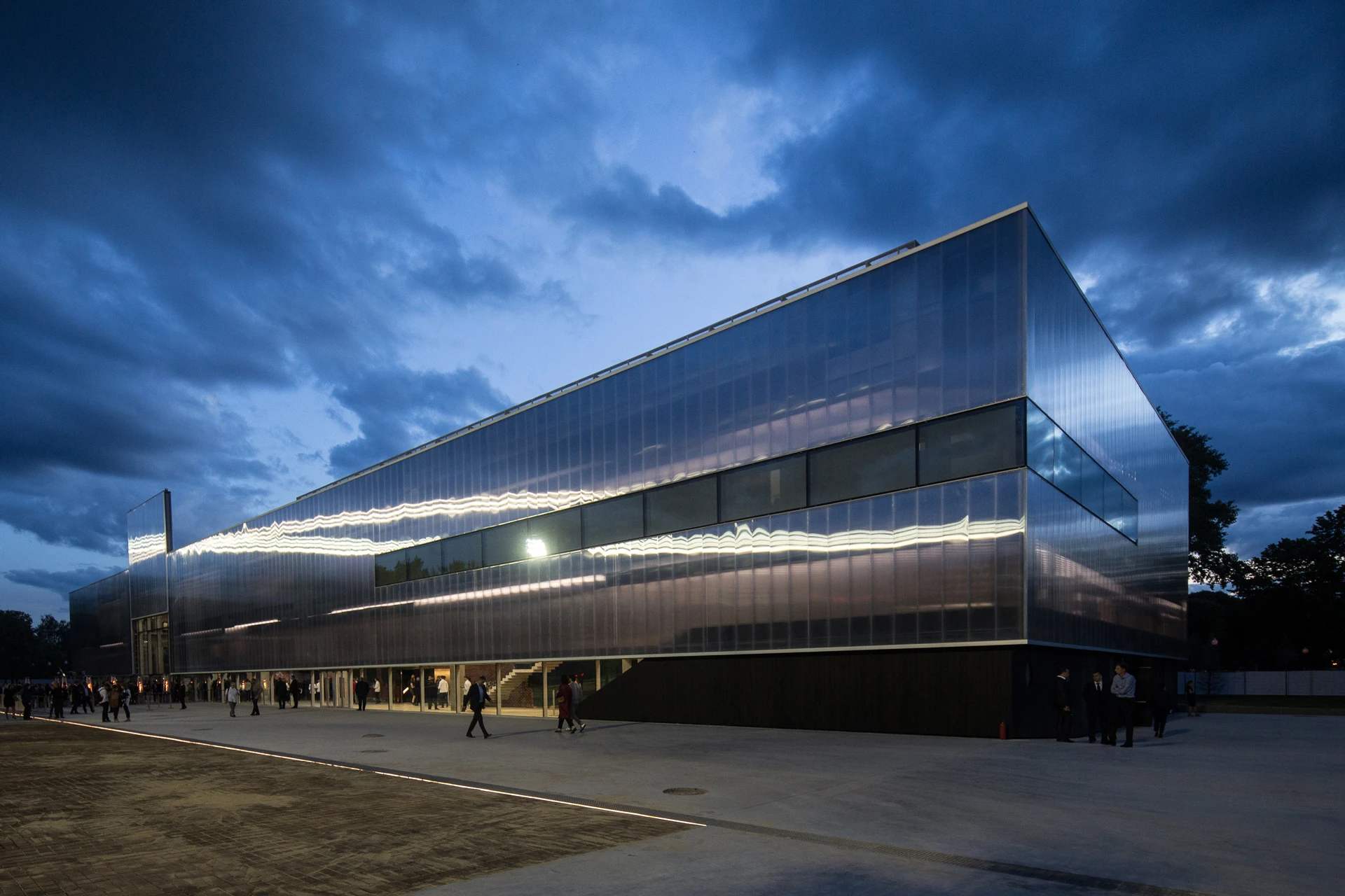 Музей располагается в бывшем ресторане «Времена года» (1968) в Парке Горького, перестроенном под руководством Рема Колхаса | Getty Images