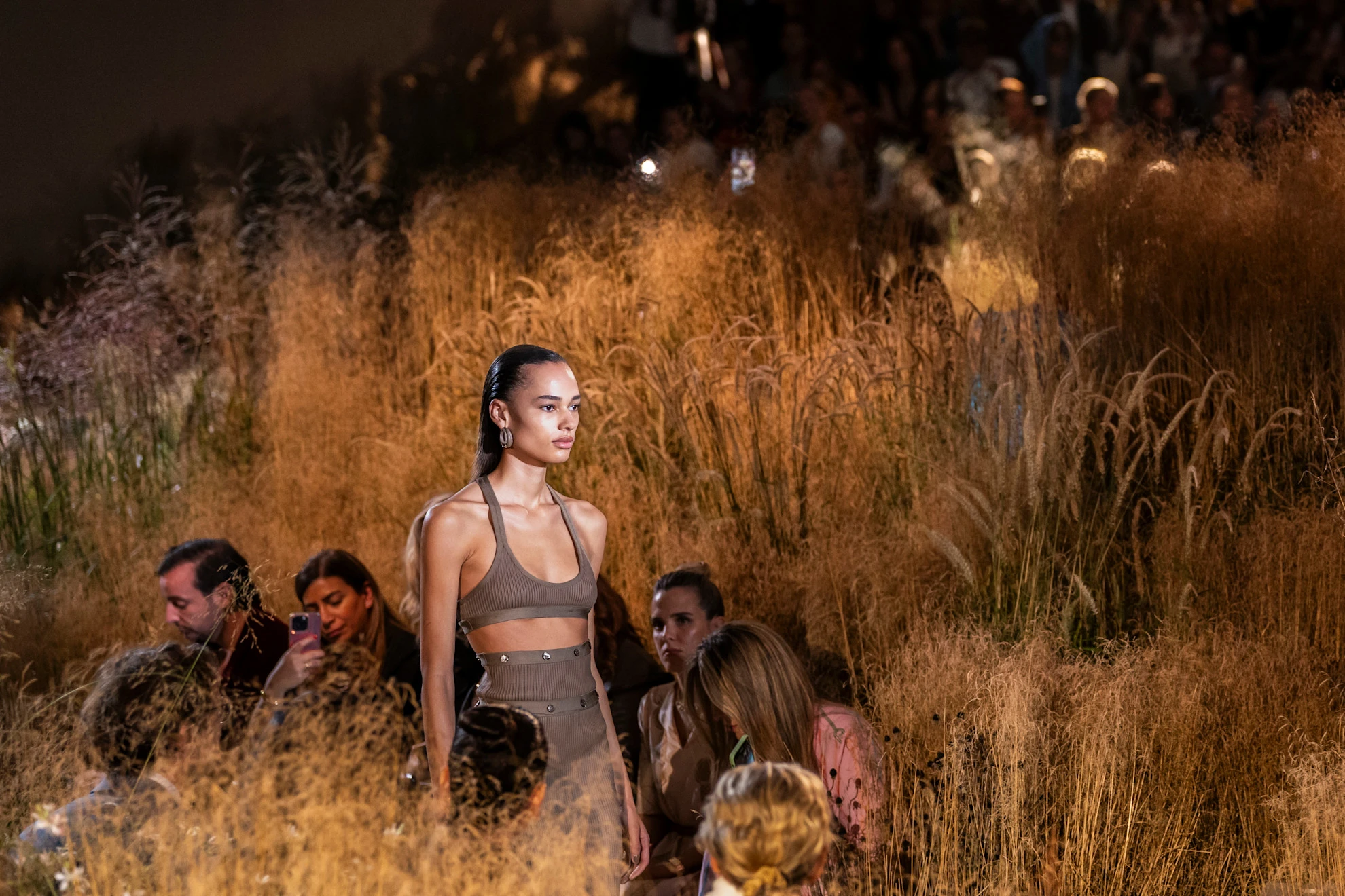 Показ Hermès весна-лето 2024 | Spotlight