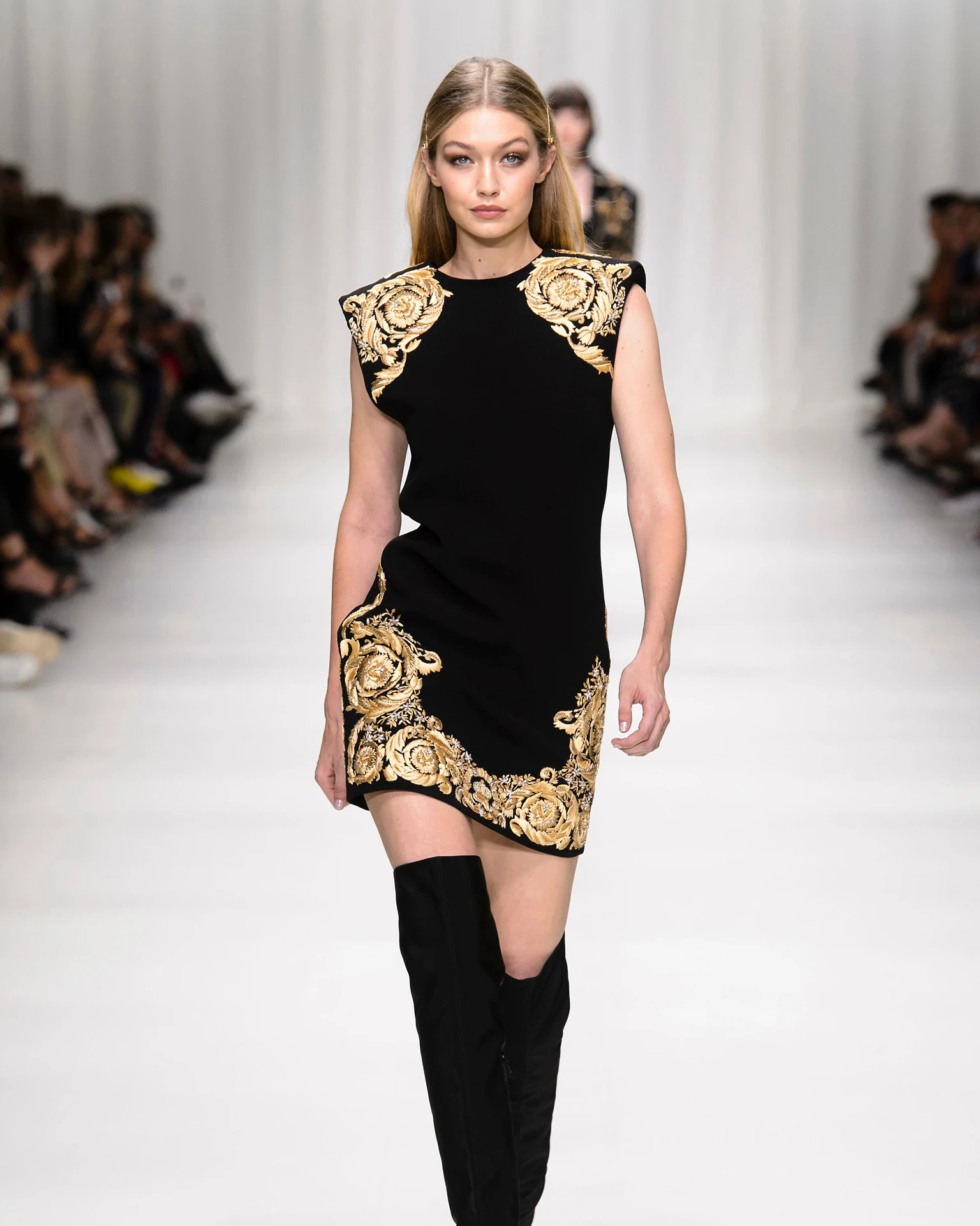 Джиджи Хадид в Versace, веcна-лето 2018 | Архивы пресс-служб