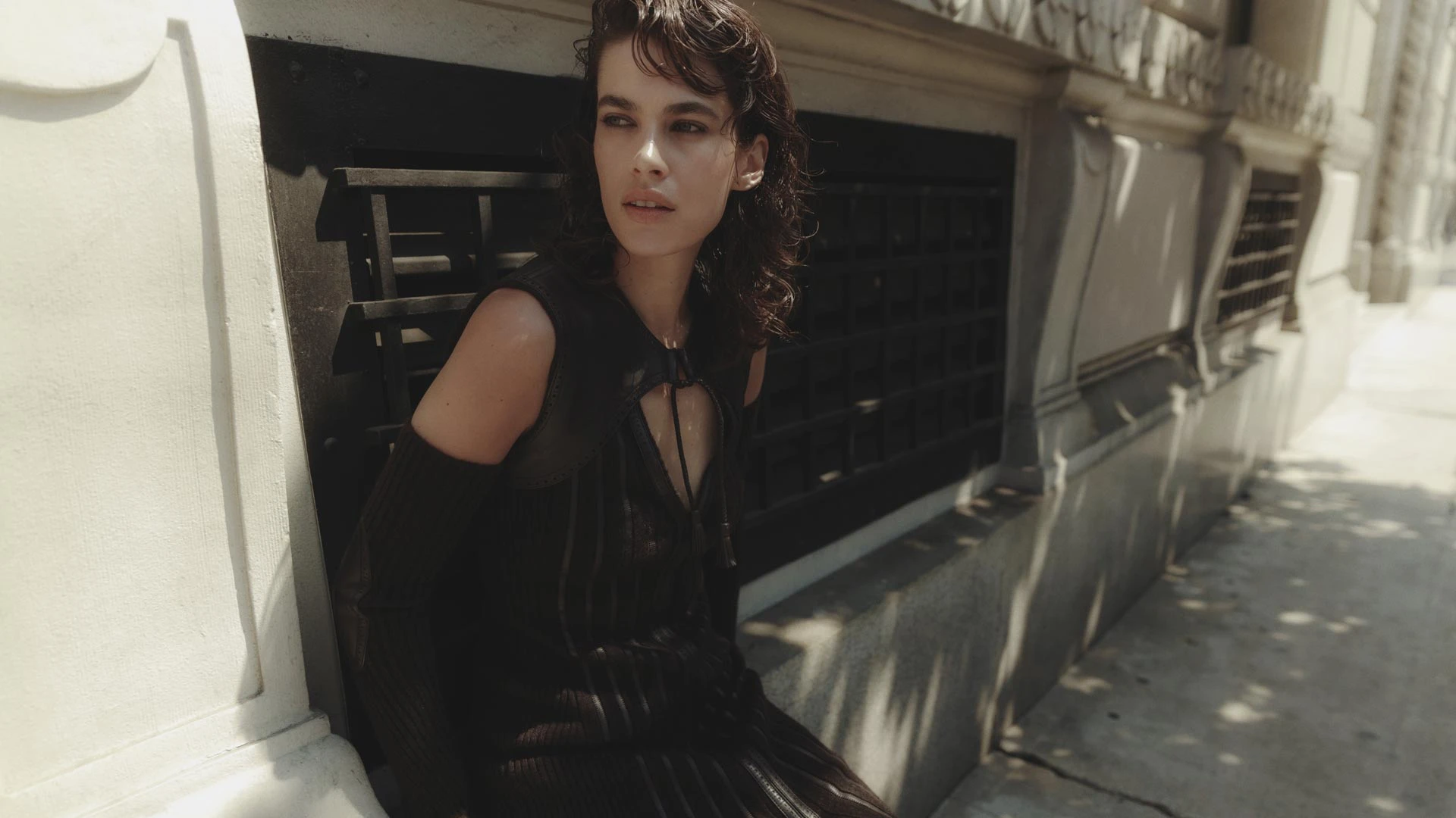 Трикотажное платье и перчатки Hermès | Фотограф: Сэм Спенс 