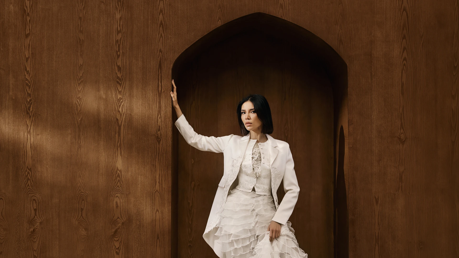 Юбка, блузка, жилет, фрак, Dior (Glamour Avenue Department Store) | Фотограф: Вероника Ломухина
