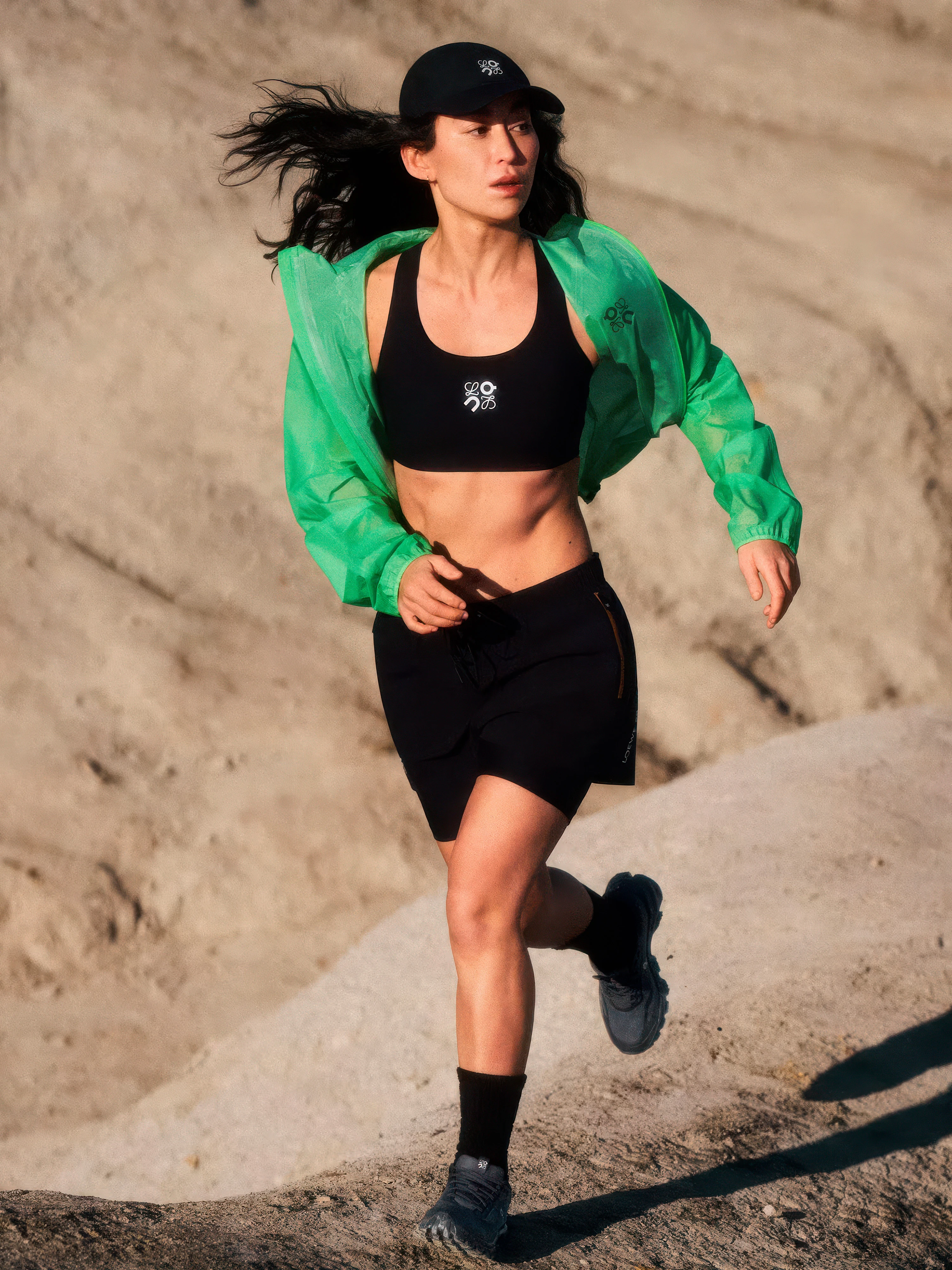 Рекламная кампания коллаборации Loewe x On | Архивы пресс-служб