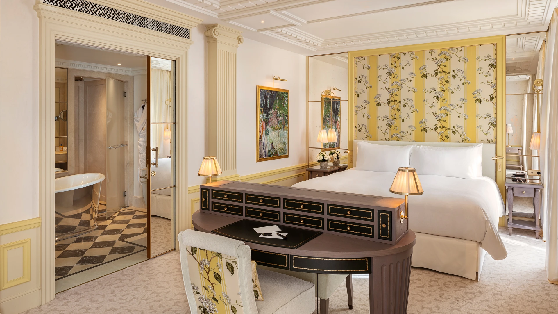 Легендарный отель Metropole Monte Carlo – святилище 
элегантной роскоши, место встреч сильных мира сего, звезд и особ королевской крови | Архив пресс-службы
