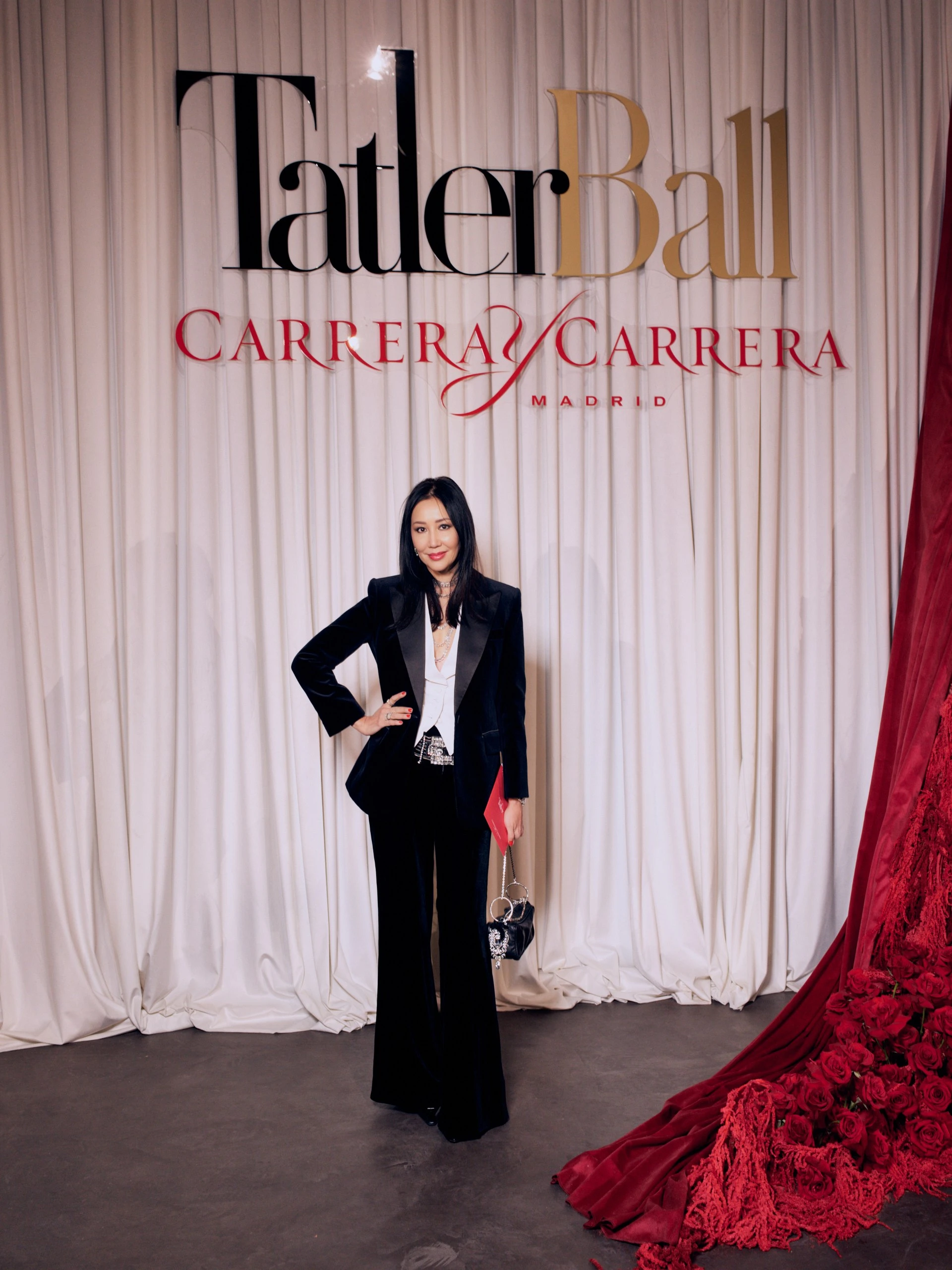 Сәуле Рахмедова Saint Laurent смокингі мен Patrick манишкасында | Фотосуретші: Slozhnomarya