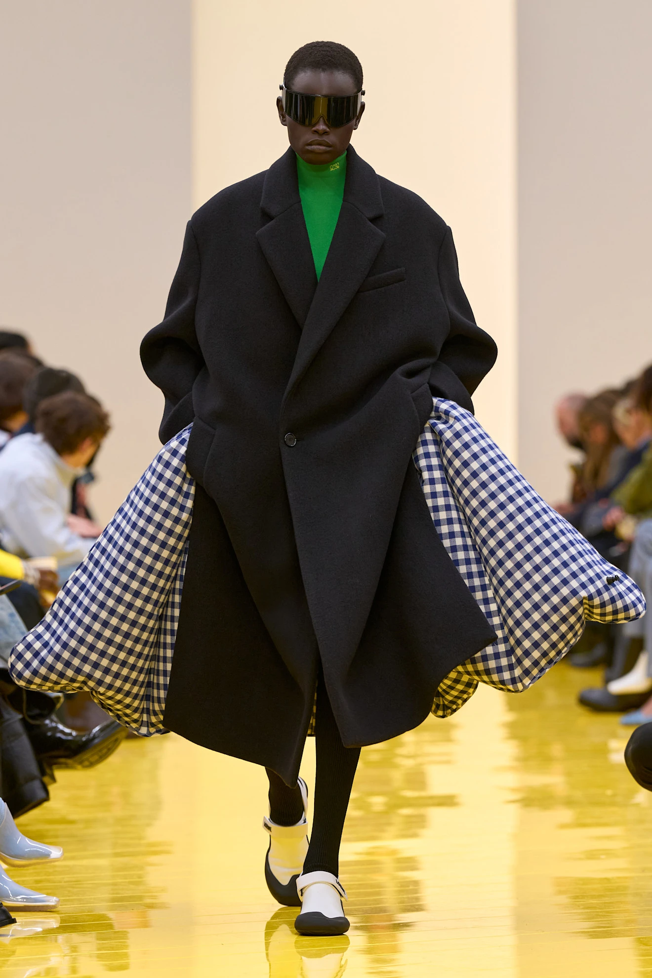 Показ Loewe осень-зима 2026 | Spotlight