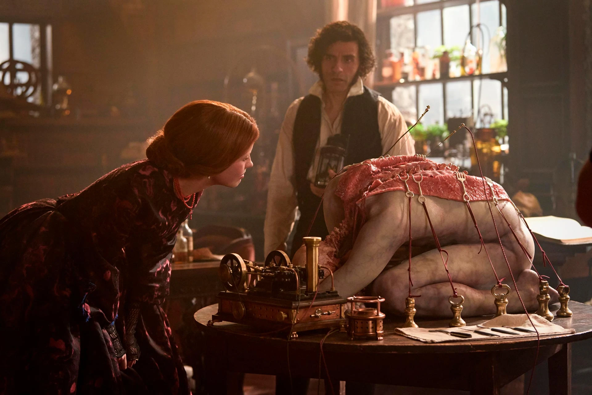 Кадр из фильма «Франкенштейн» (2025) | IMDb