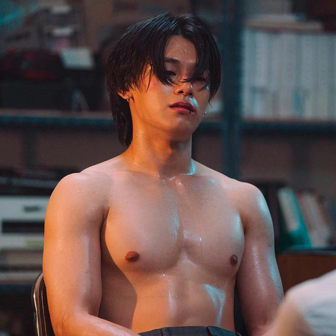 Темная лошадка 2025 года: Чха У Мин, может, и не всегда герой, но на экране он неизменно незабываем | IMDb