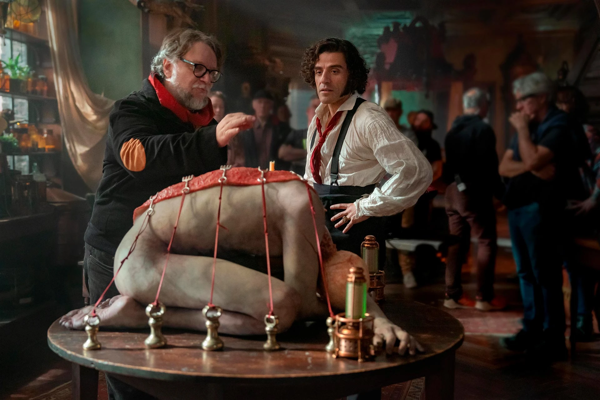 Кадр из фильма «Франкенштейн» (2025) | IMDb