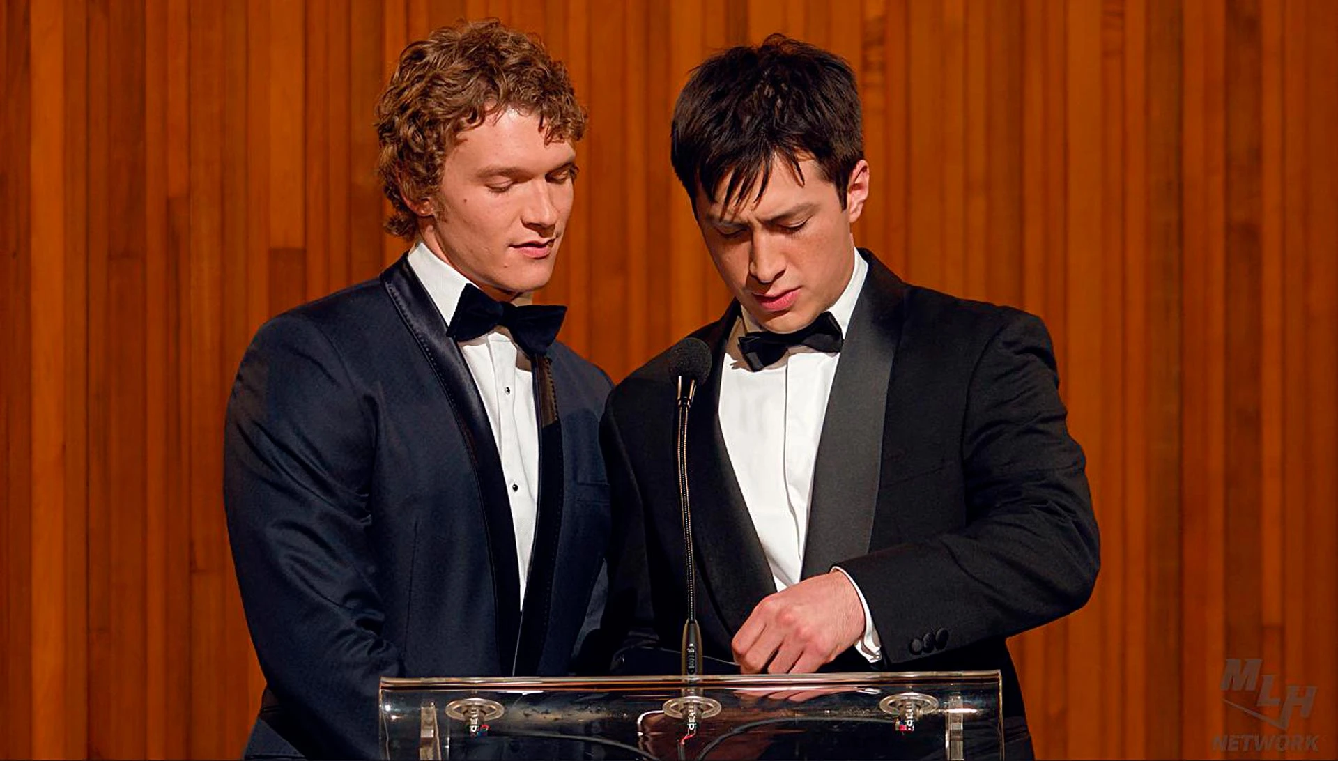 Кадр из сериала «Жаркое соперничество» | IMDb