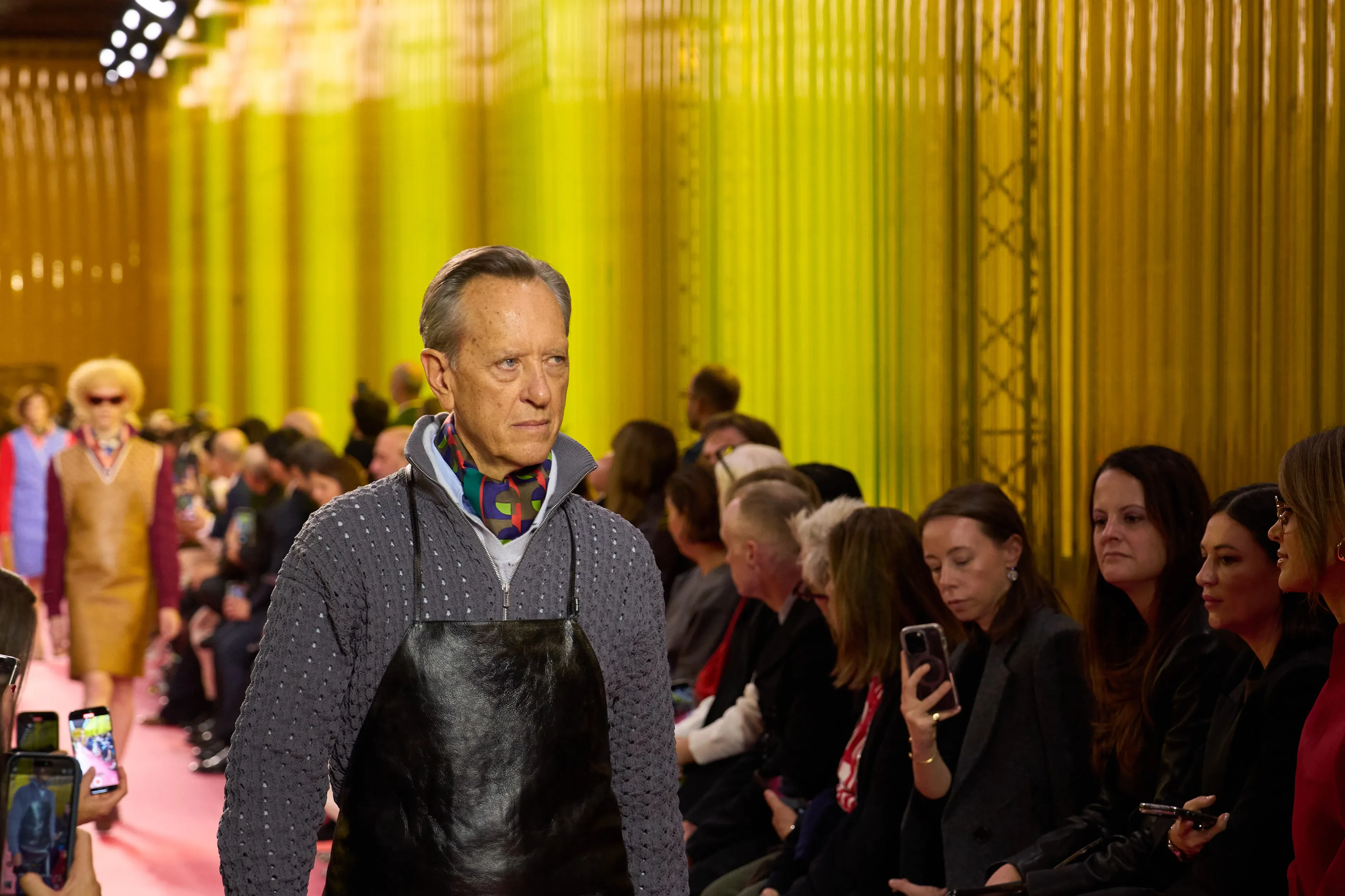 Актер Ричард Грант на подиуме Miu Miu весна–лето 2026