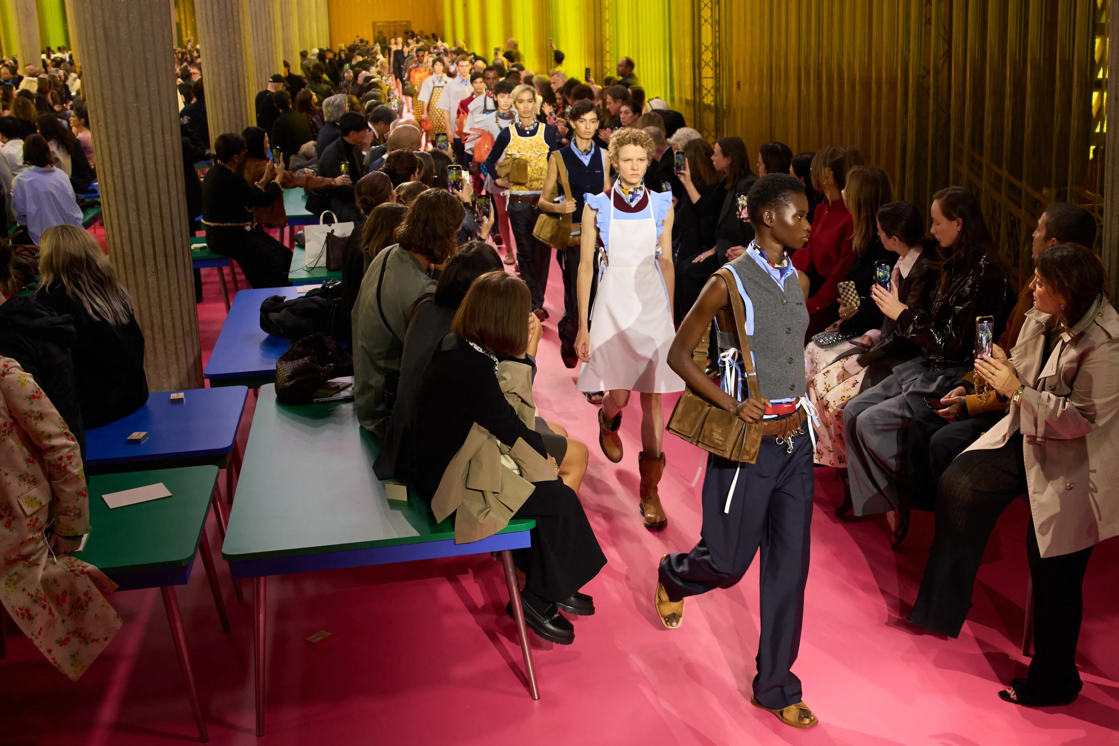 Показ коллекции Miu Miu весна–лето 2026