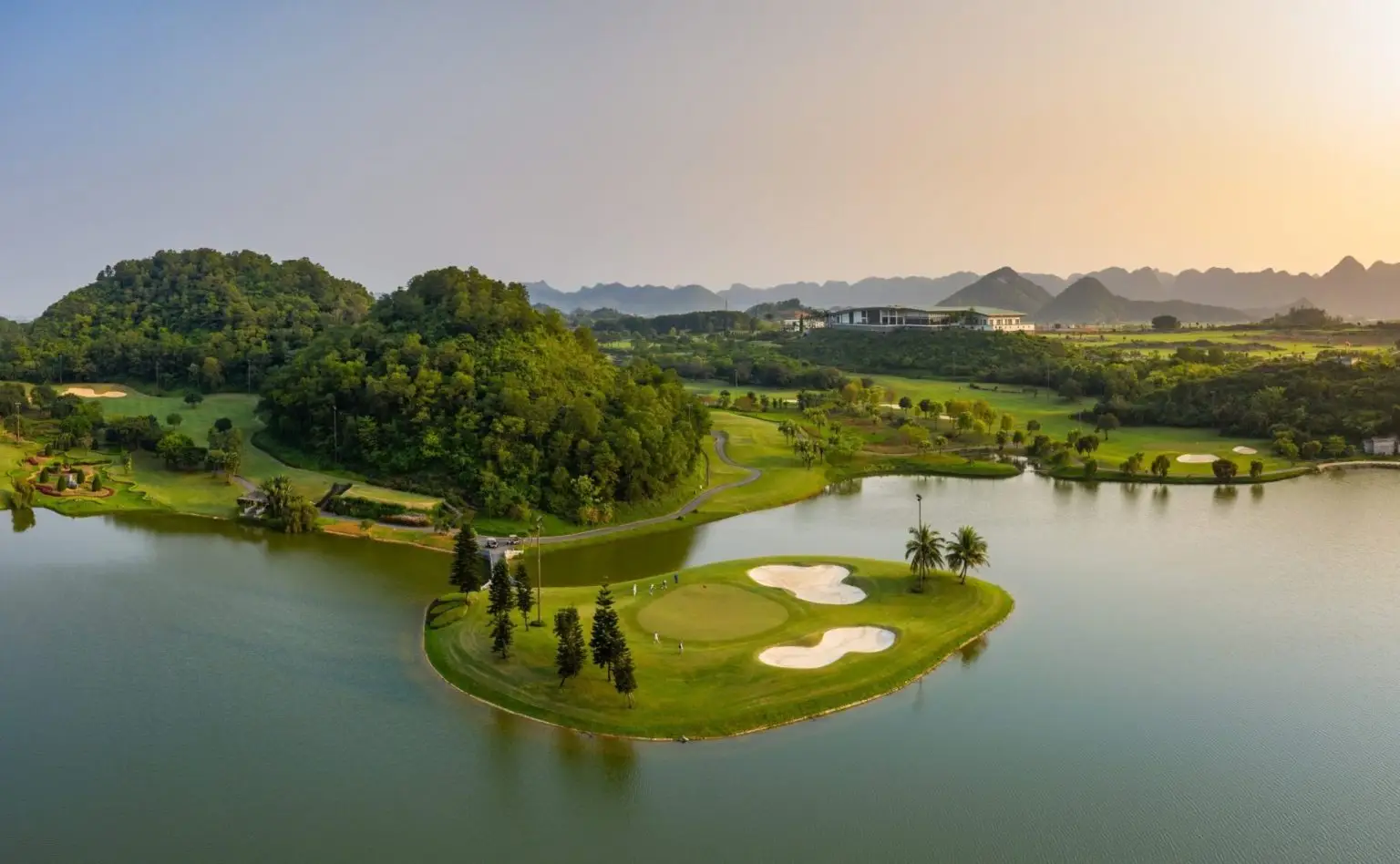 Instagram Jiva Hoa Lu Retreat