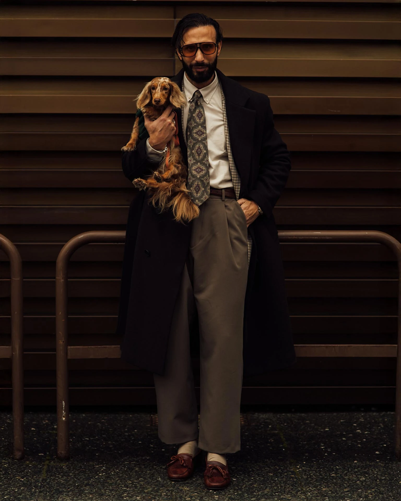 180 хорошо одетых мужчин «прошли парадом» по улицам Флоренции. Что происходит?